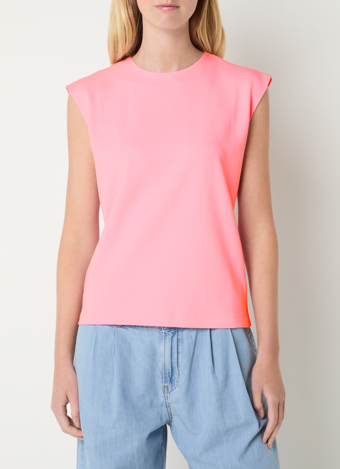Josephine & Co Bastiaan top met ronde hals - detail 4 koraalroze