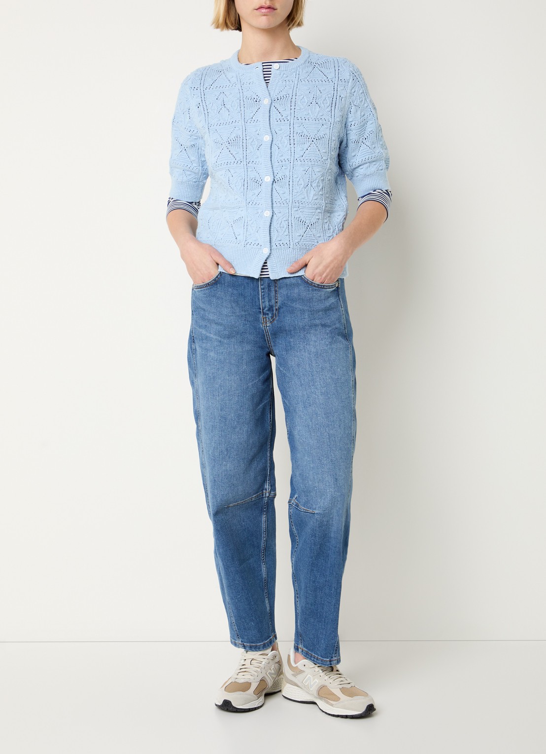 Josephine & Co Beau grofgebreid vest met opengebreid dessin - voorkant 2 lichtblauw