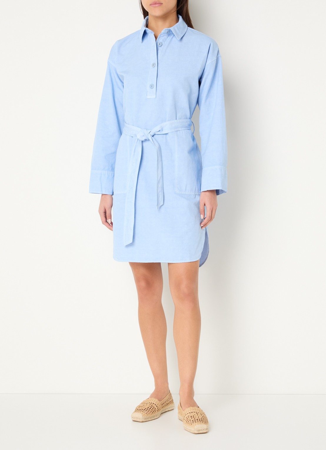 Josephine & Co Bella mini tuniekjurk met strikceintuur - voorkant 3 lichtblauw