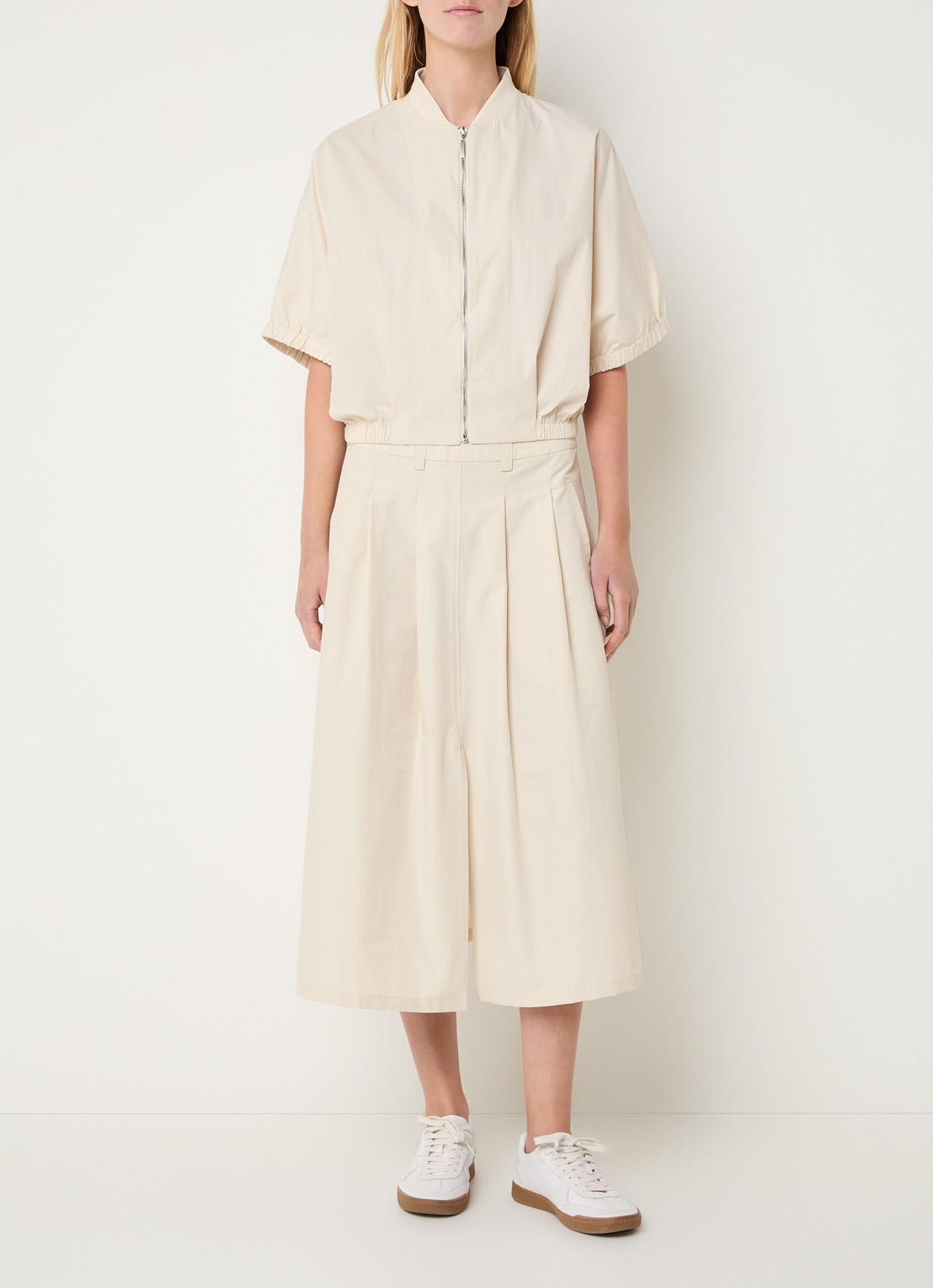 Josephine & Co Benedict cropped jack met vleermuismouw - voorkant 2 zand