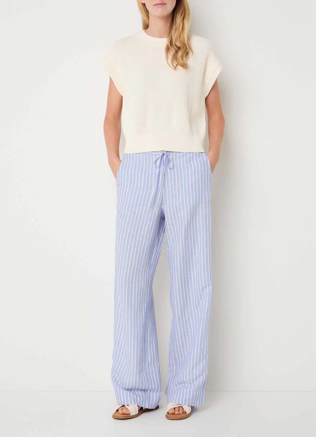 Josephine & Co Benson high waist loose fit broek met streepprint - voorkant 4 lichtblauw