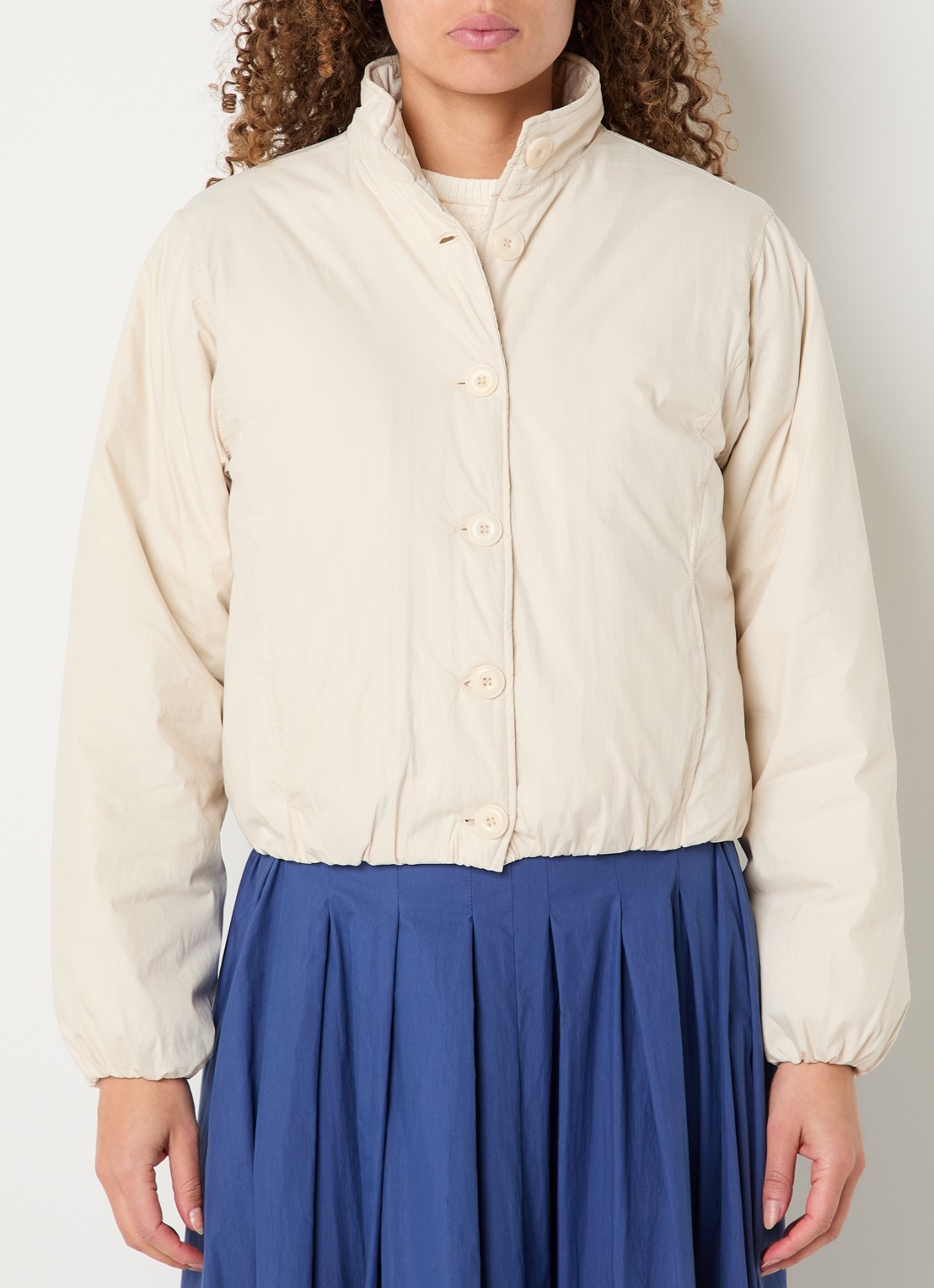 Josephine & Co Bente gewatteerd cropped jack met steekzakken - detail 2 beige