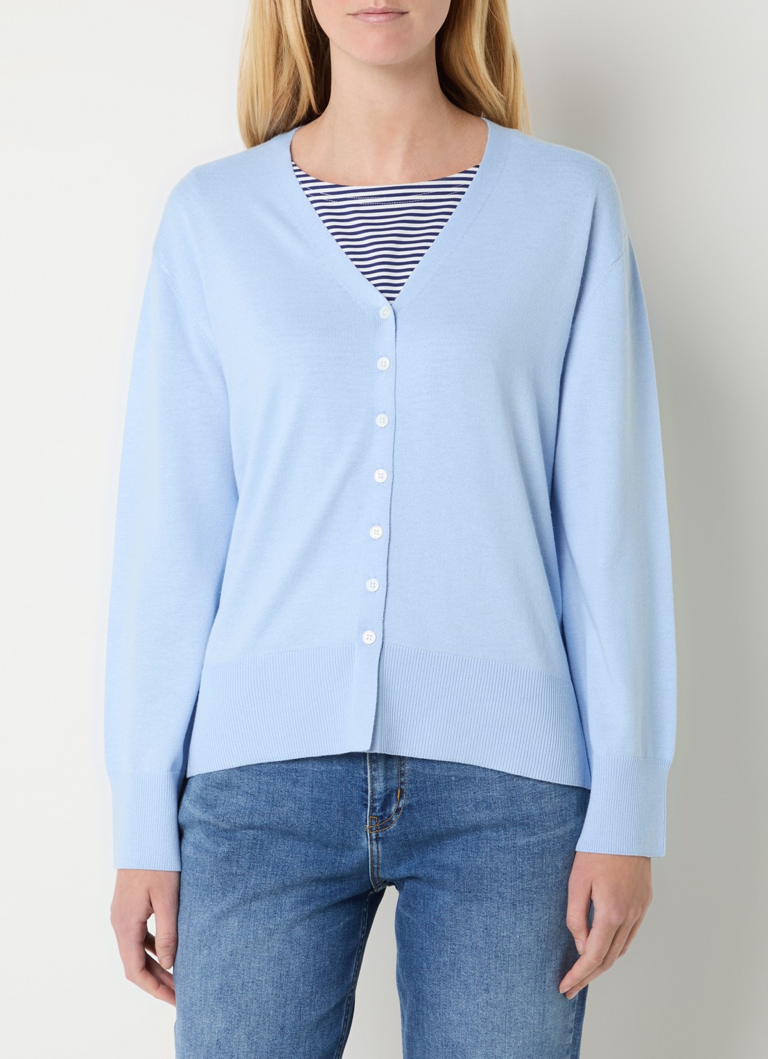 Josephine & Co Berco fijngebreid vest in wolblend met V-hals - detail lichtblauw