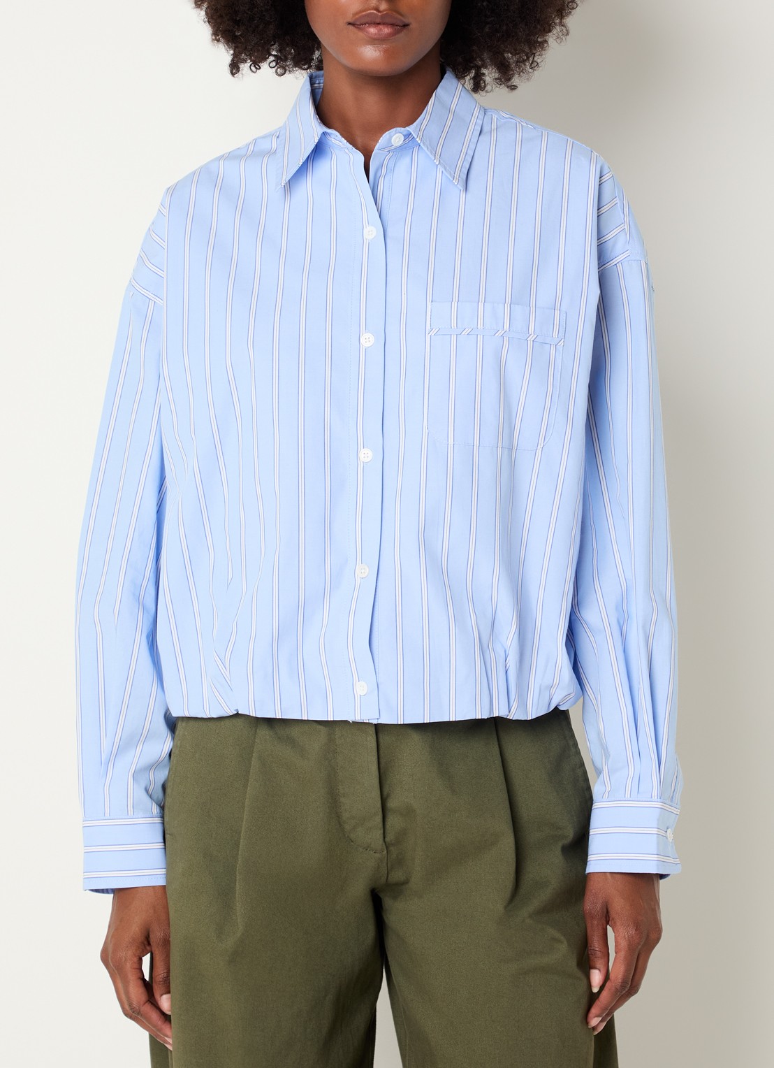Josephine & Co Bink blouse met streepprint en borstzak - detail 2 lichtblauw