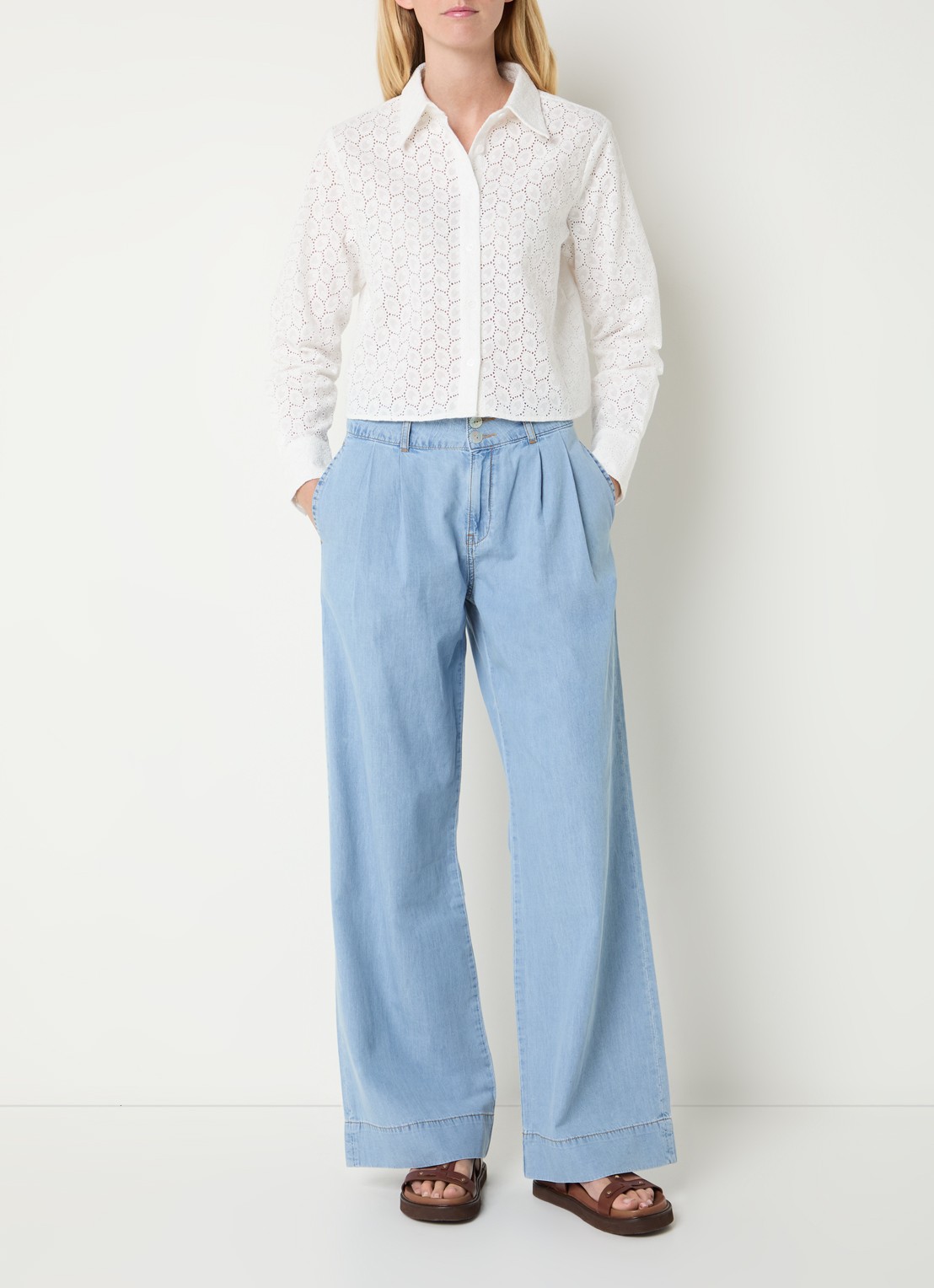 Josephine & Co Boaz cropped blouse met broderie - voorkant 2 wit