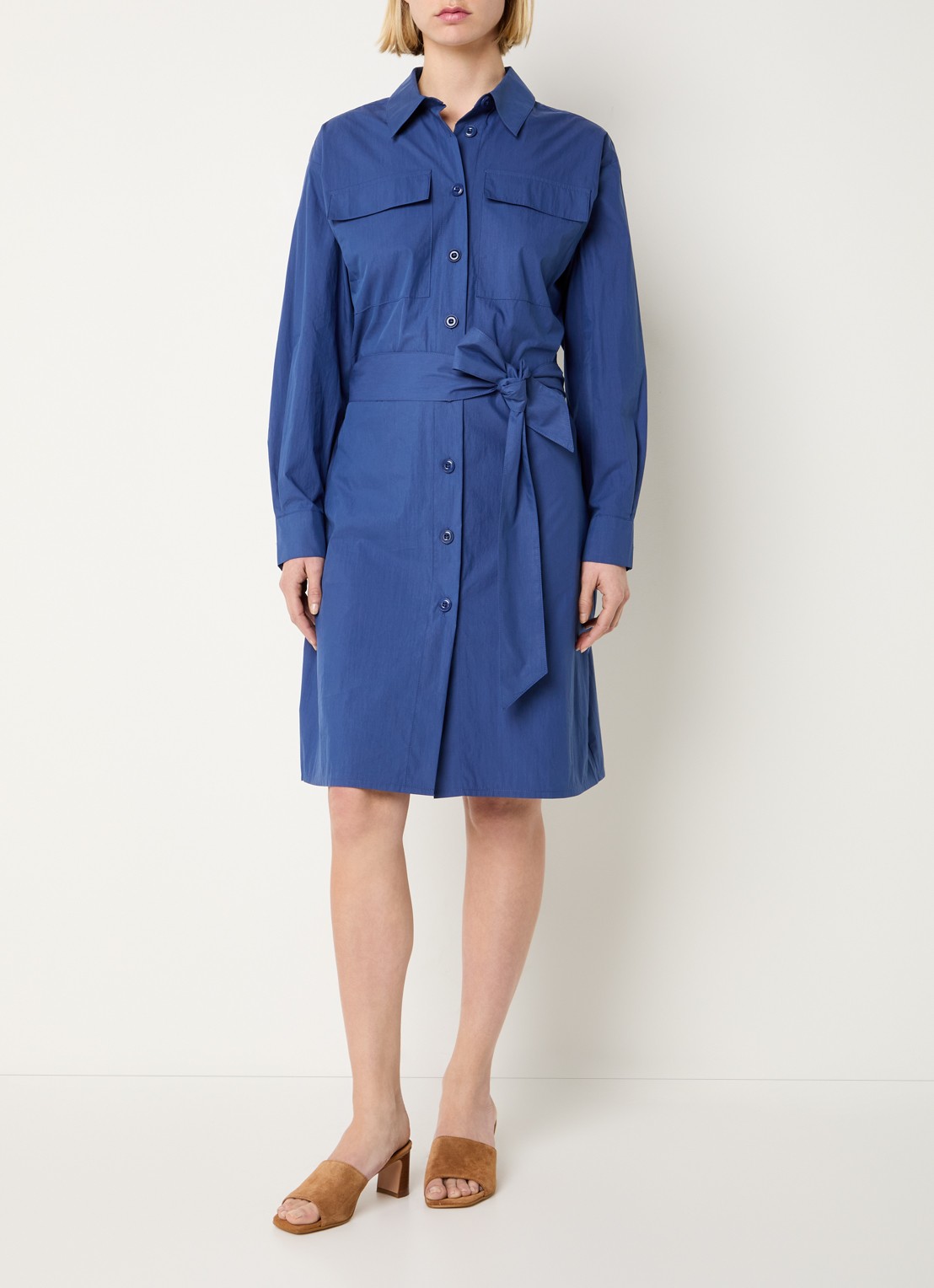 Josephine & Co Brien blousejurk met opgestikte zakken en strikceintuur - voorkant 2 royalblauw