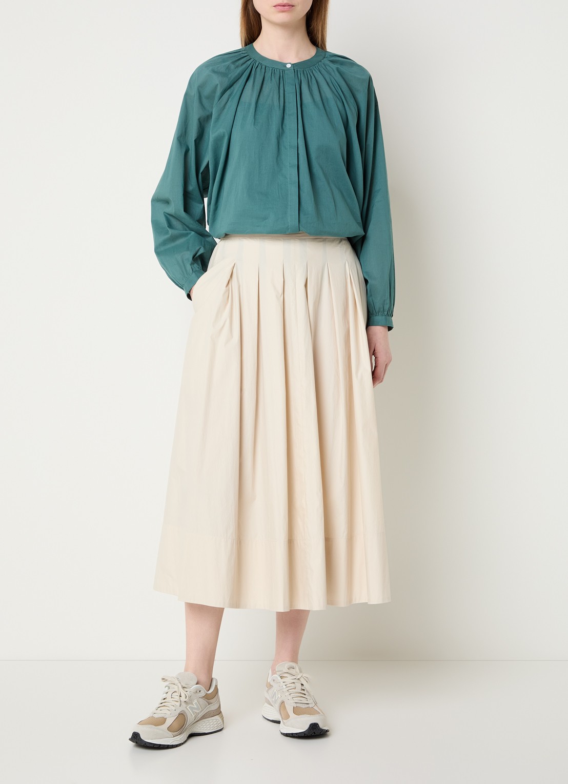 Josephine & Co Brooklynn blouse met stolpplooi en ballonmouw - voorkant 2 zeegroen