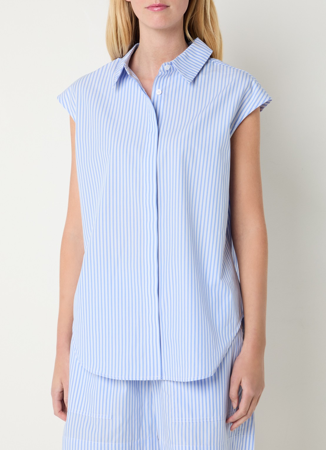 Josephine & Co Brynn blouse met streepprint - detail lichtblauw