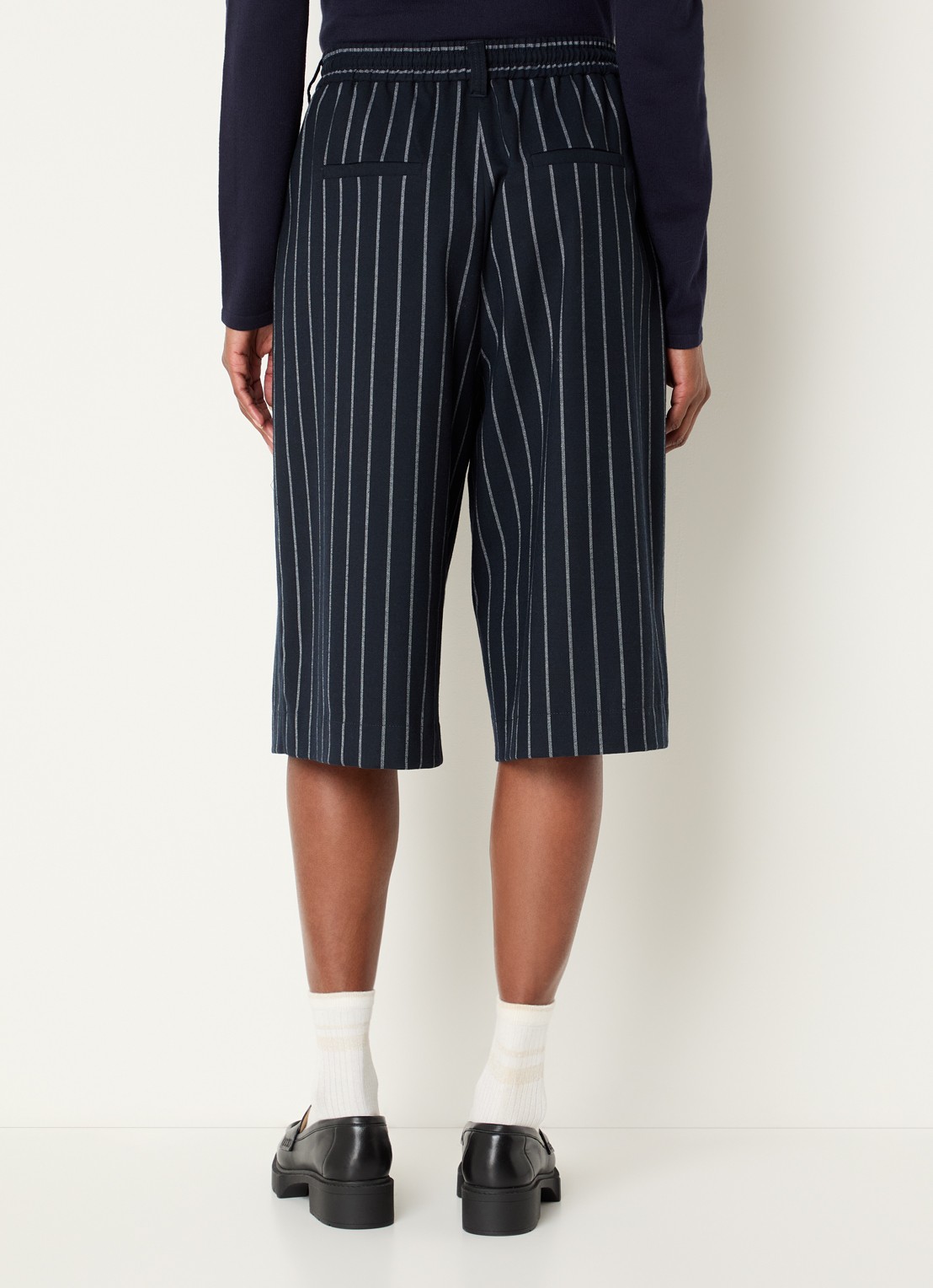 Josephine & Co Camden high waist loose fit korte pantalon met streepprint - achterkant donkerblauw