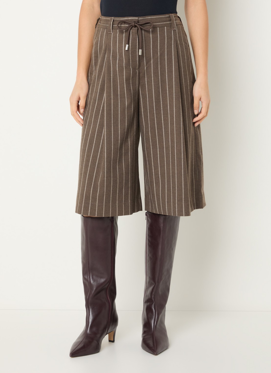 Josephine & Co Camden high waist loose fit korte pantalon met streepprint - detail 3 bruin