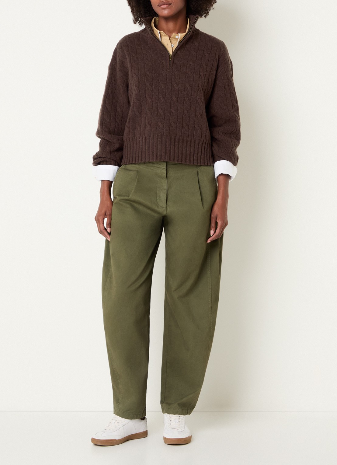 Josephine & Co Claude kabelgebreide trui met halve rits en col - voorkant 3 donkerbruin