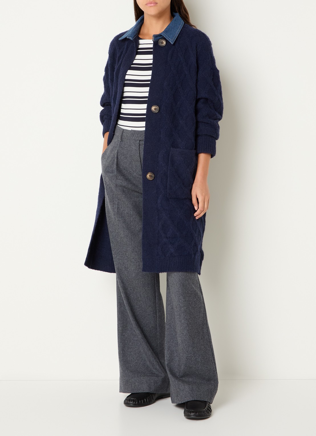 Josephine & Co Constantijn longline grofgebreid vest met opstaande zakken - voorkant 4 donkerblauw