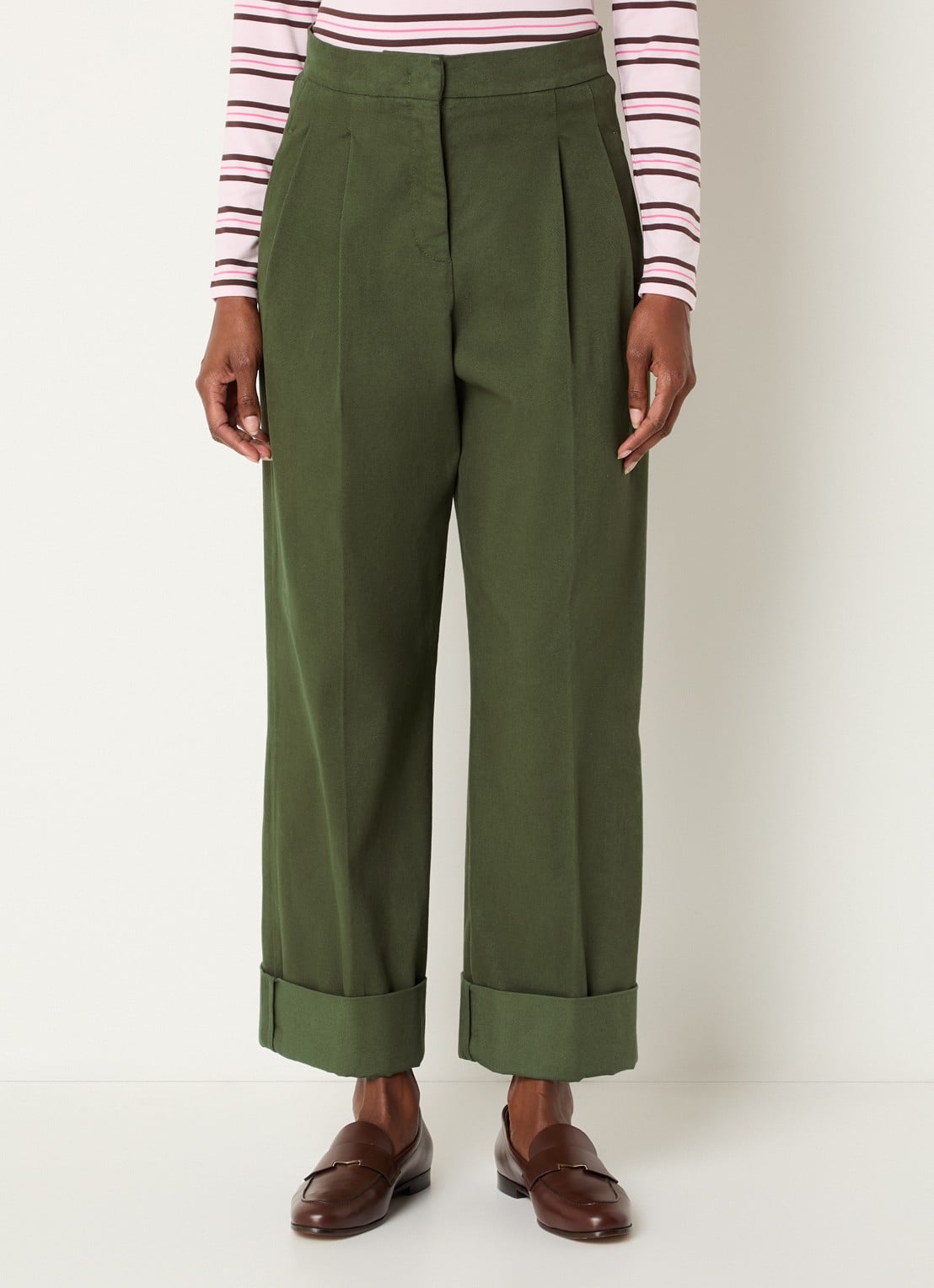 Josephine & Co Courtney high waist cropped loose fit chino met steekzakken - detail mosgroen
