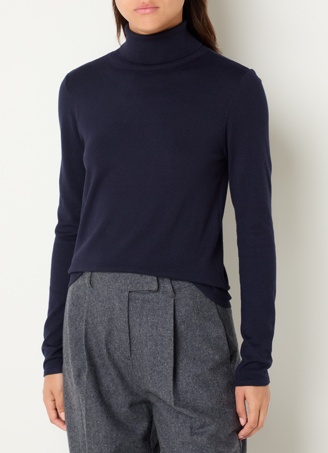 Josephine & Co Cyro fijngebreide trui in wolblend met col - detail 3 donkerblauw