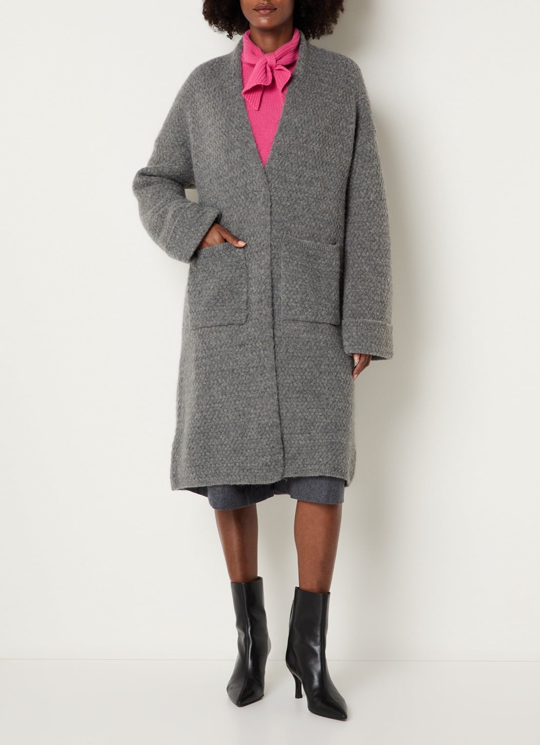 Josephine & Co Fijngebreide vest in wolblend met V-hals - detail 2 grijs