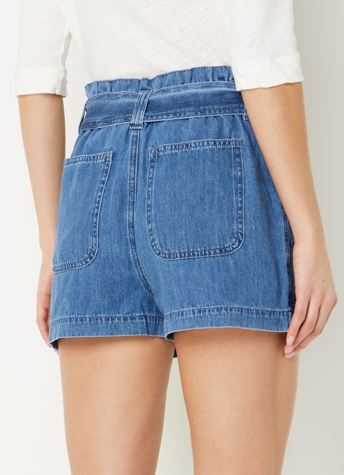 Josephine & Co Glenda high waist straight fit korte broek met strikceintuur  - achterkant jeans