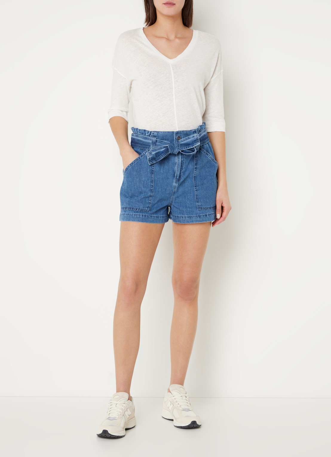 Josephine & Co Glenda high waist straight fit korte broek met strikceintuur  - voorkant 3 jeans