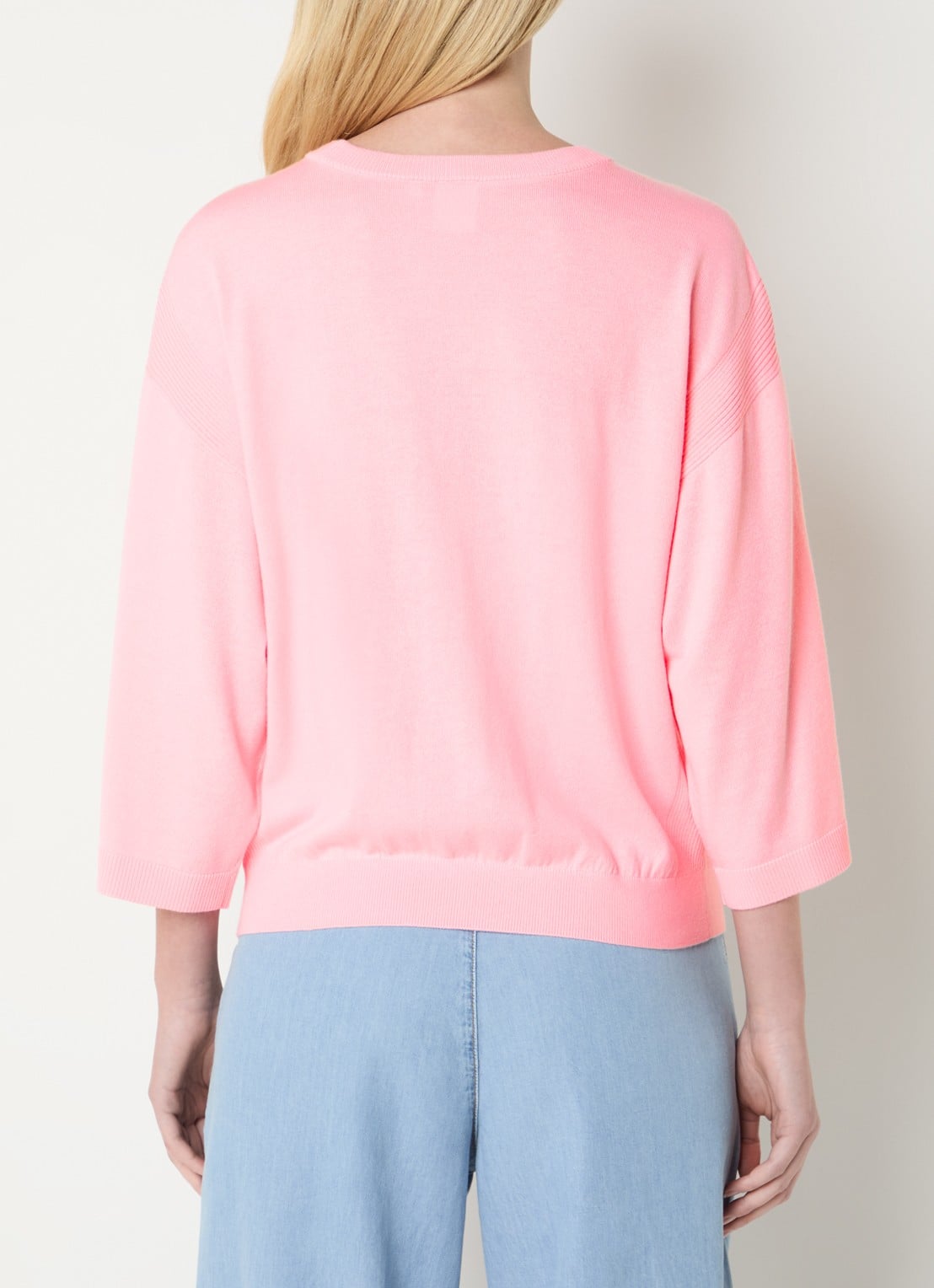 Josephine & Co Janou fijngebreide pullover met trompetmouw - achterkant 3 koraalroze
