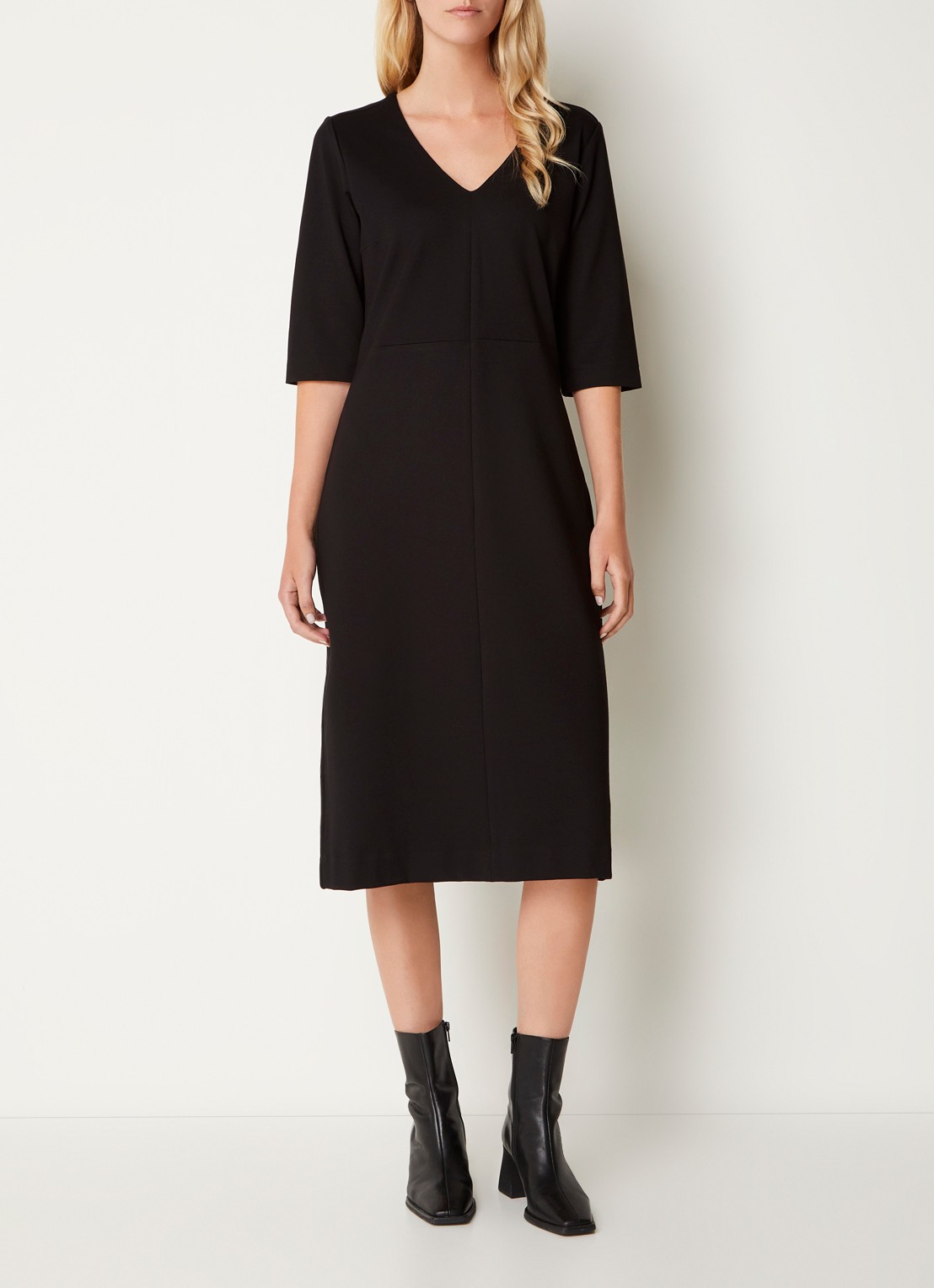 Josephine & Co Pippa midi jurk van jersey met V-hals - detail 2 zwart
