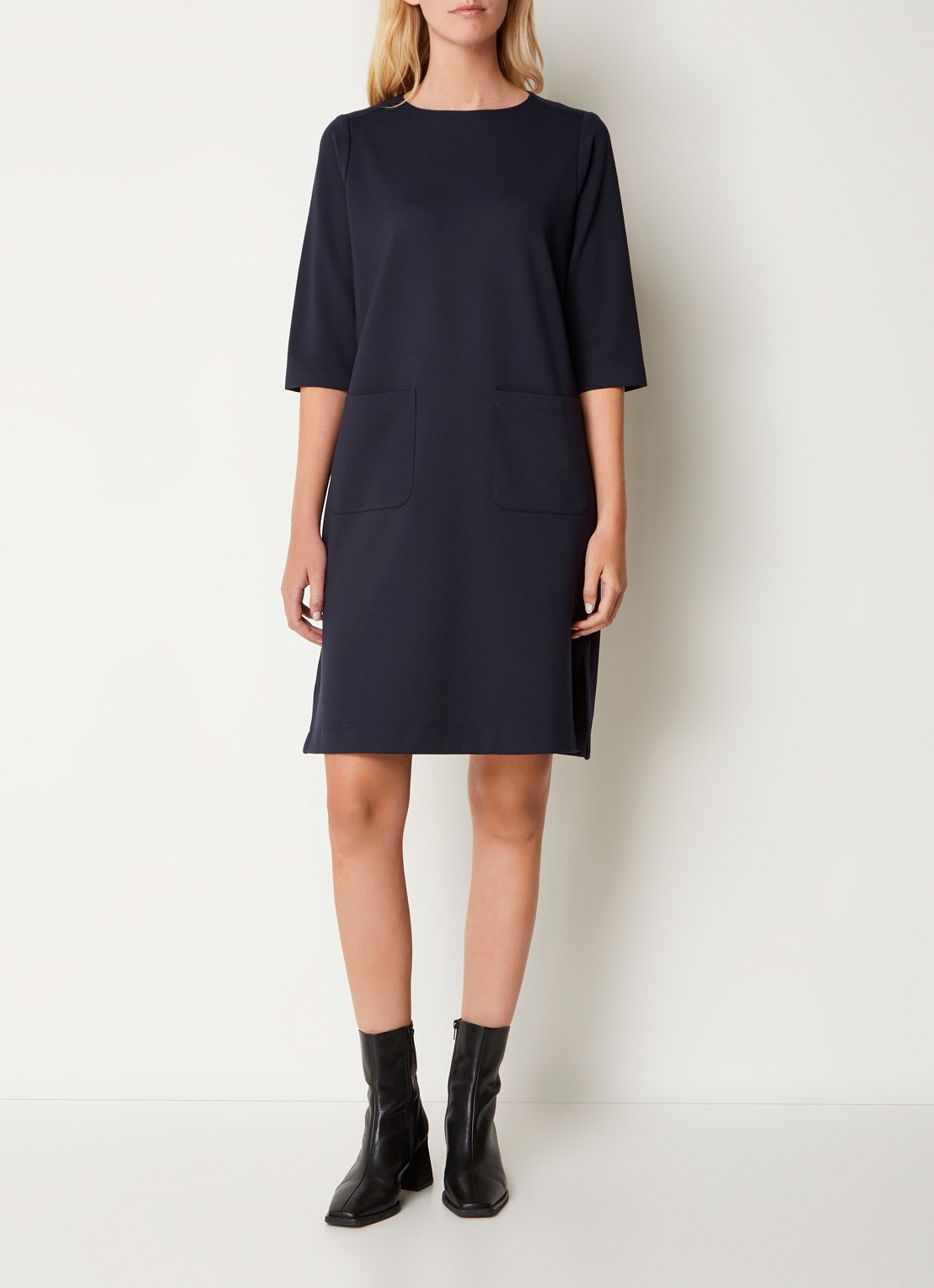 Josephine & Co Polly mini jurk van jersey met opgestikte zakken  - voorkant 2 donkerblauw