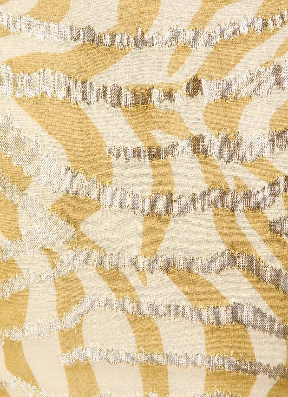 JOSH V Aliya mini wikkeljurk met jacquard dessin en lurex - detail 4 mosterd
