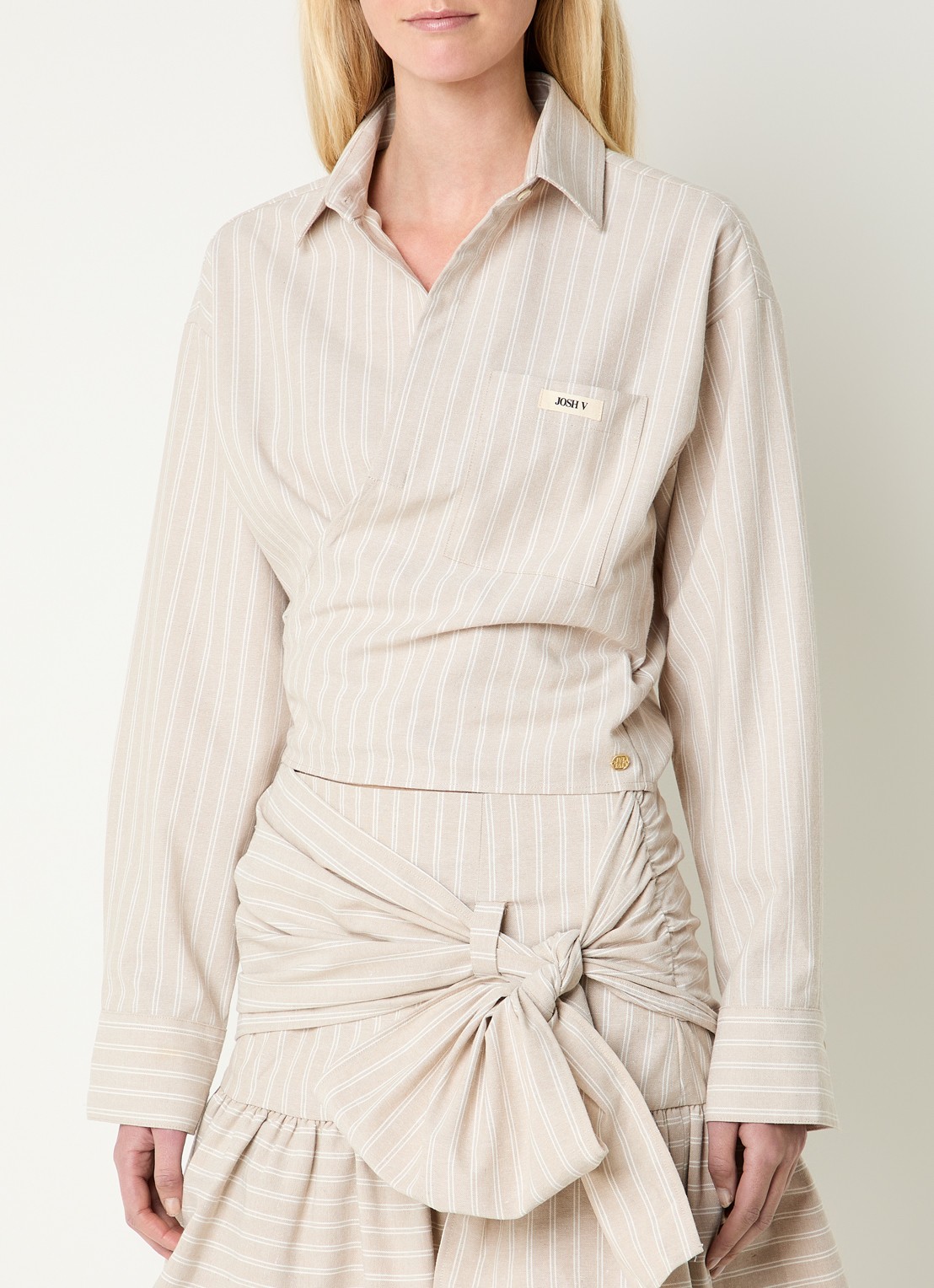 JOSH V Banks blouse met streepprint en strikceintuur - detail 4 beige