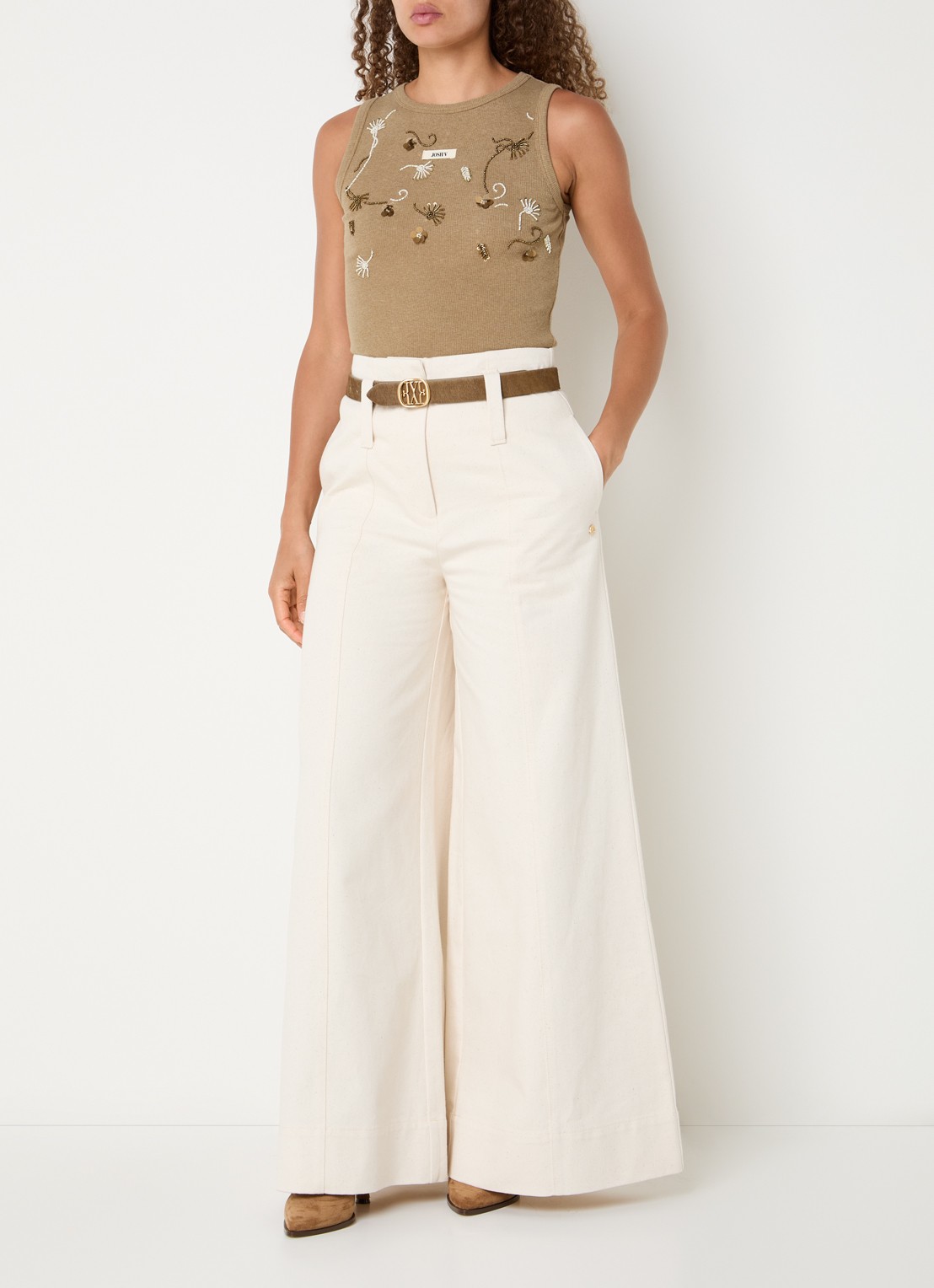 JOSH V Calix tanktop met pailletten en kralendecoratie - voorkant 2 camel
