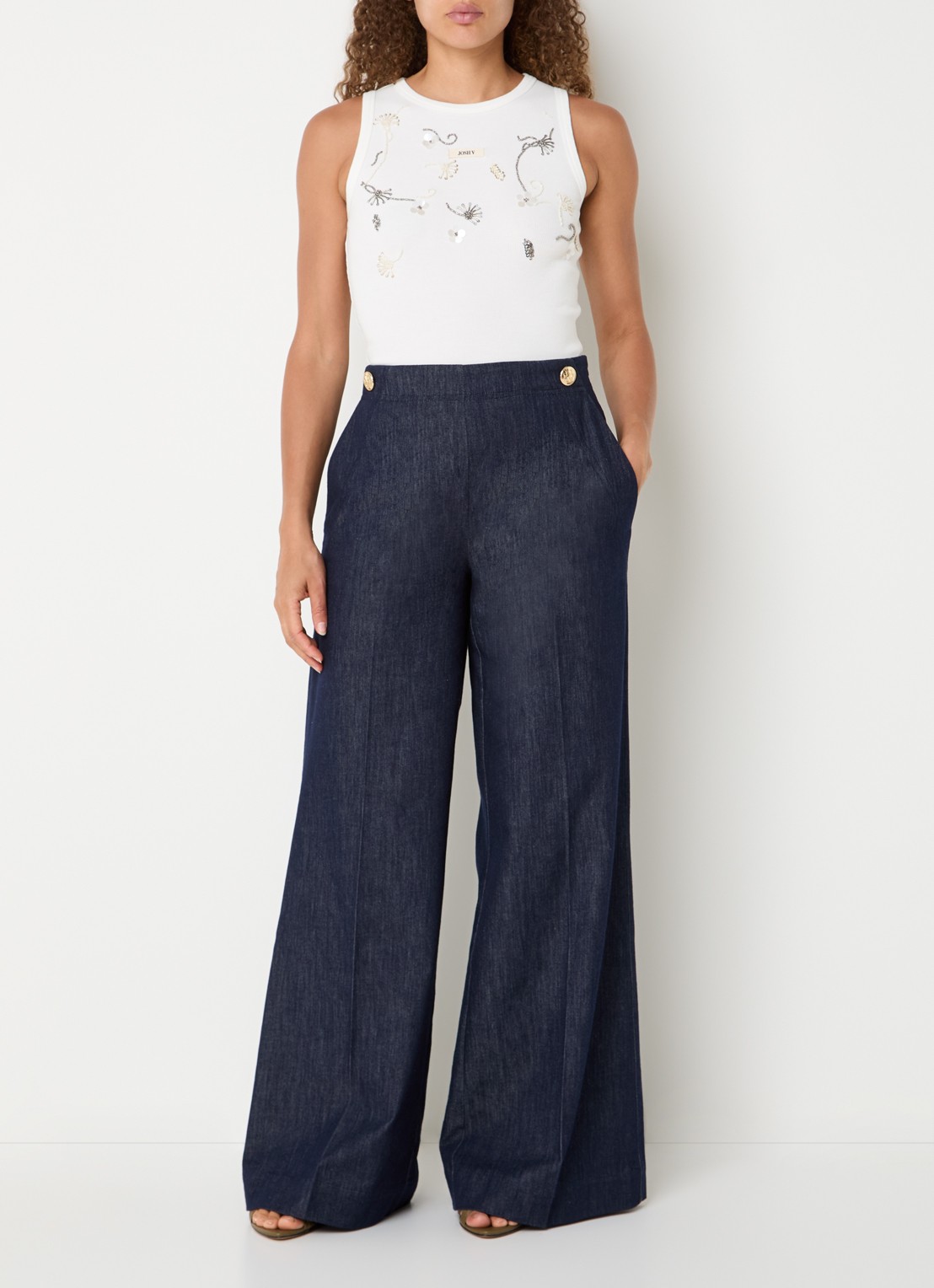 JOSH V Calix tanktop met pailletten en kralendecoratie - voorkant 3 gebroken wit