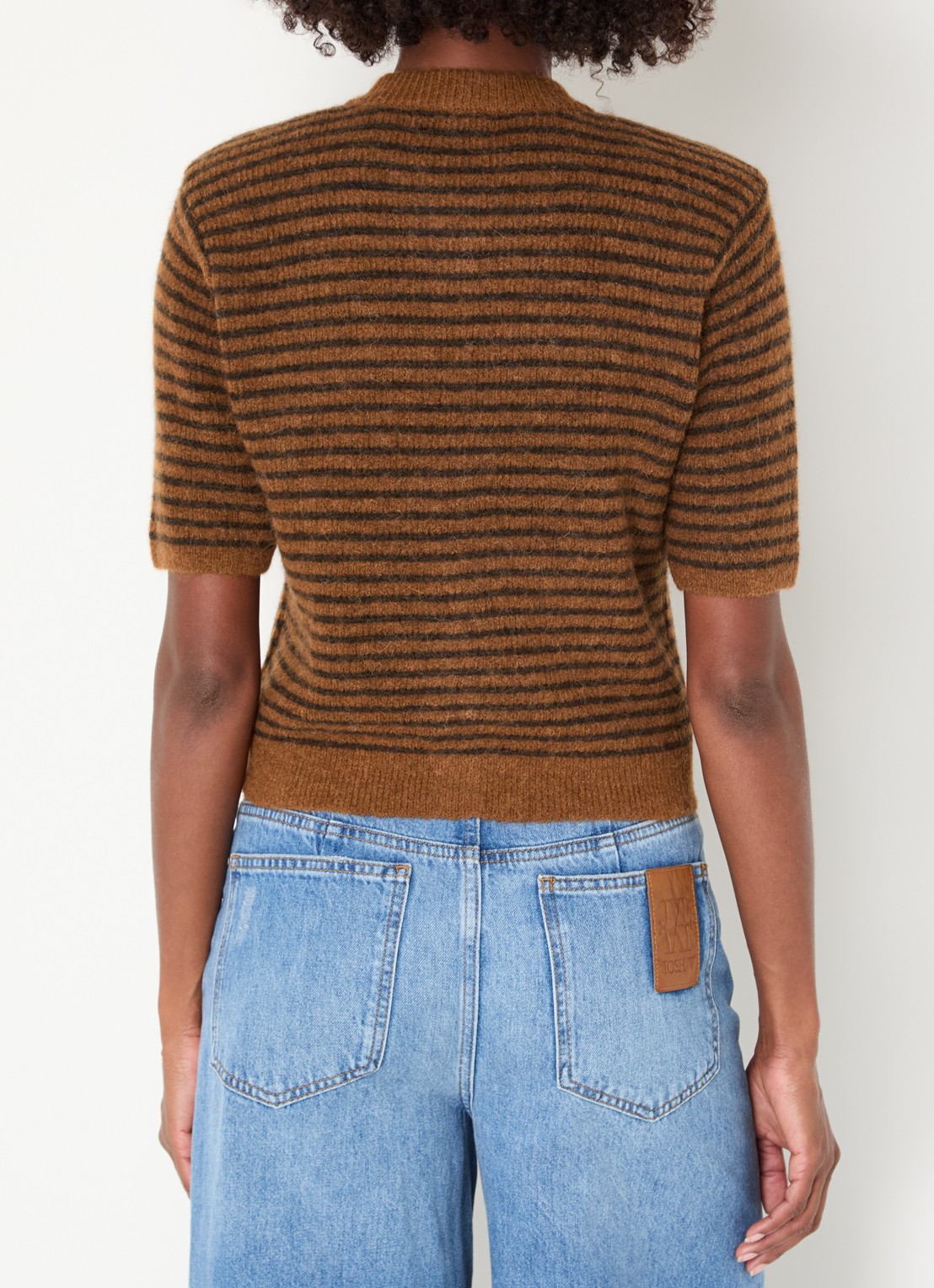 JOSH V Cassie fijngebreid vest in alpaca wolblend met streepprint - achterkant 4 bruin