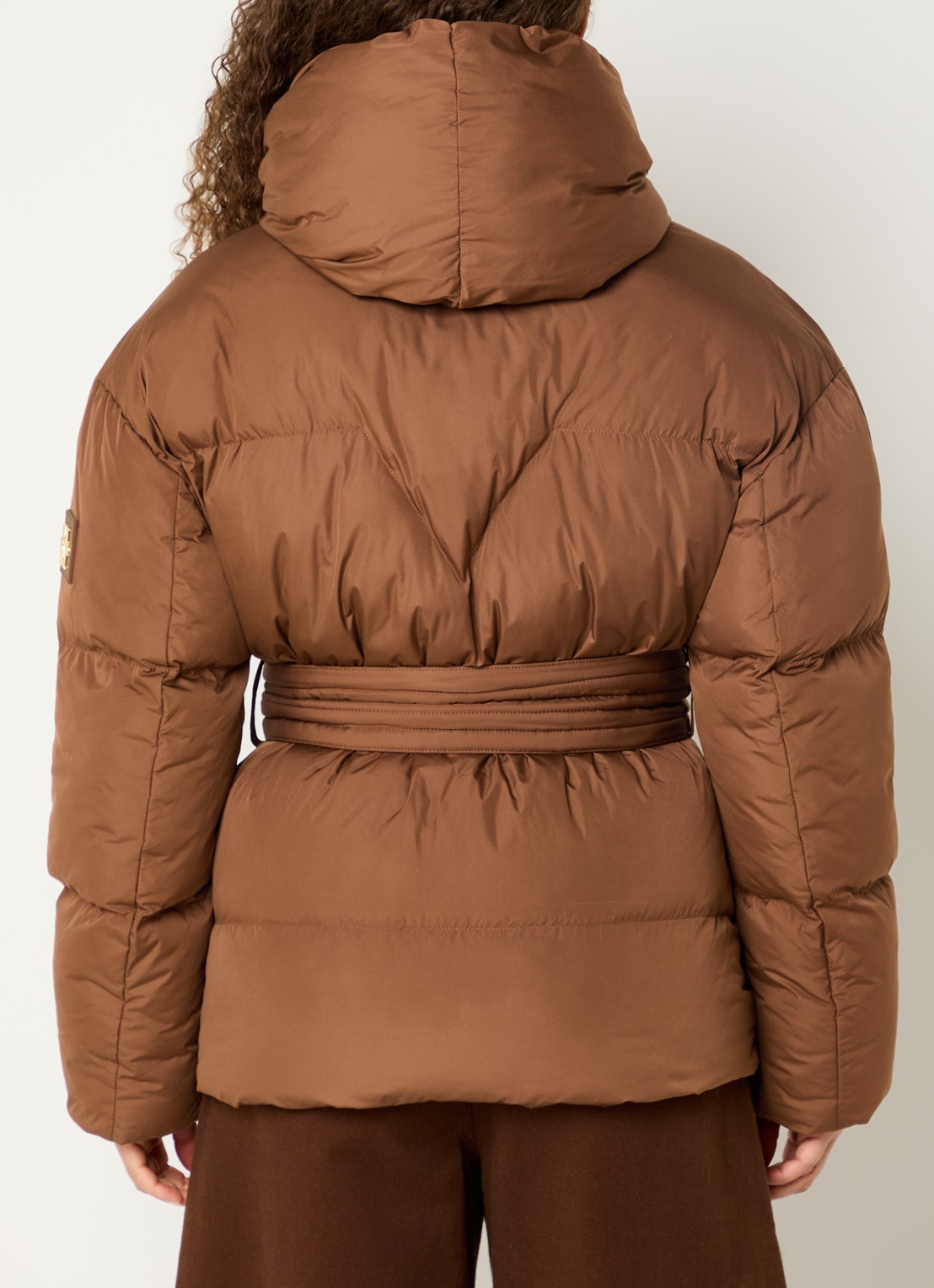 JOSH V Charlotte puffer jack met capuchon en ceintuur - achterkant 2 cognac