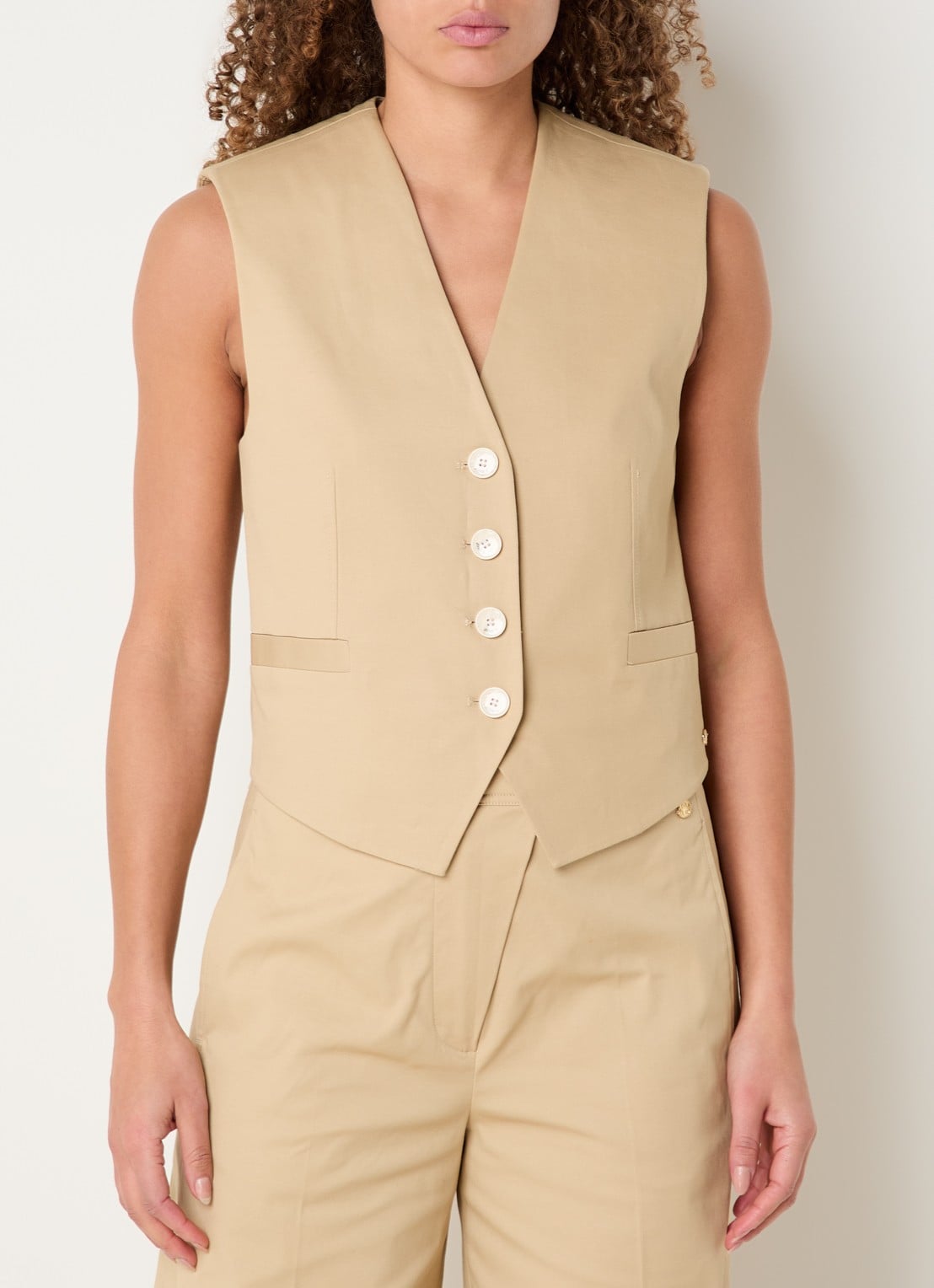 JOSH V Monet gilet met paspelzakken - detail 4 camel
