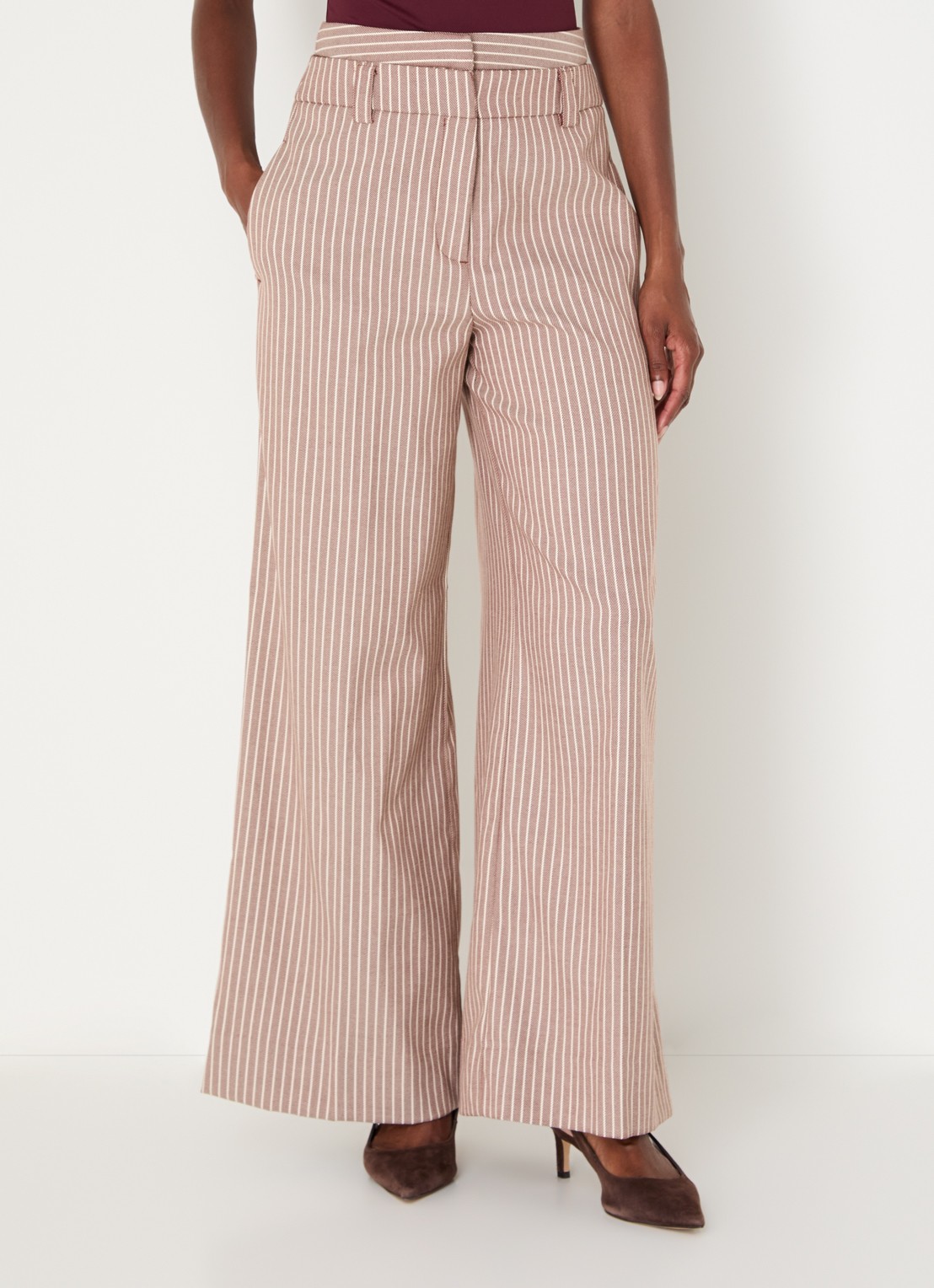 JOSH V Schout high waist wide fit pantalon met streepprint - detail bordeauxrood