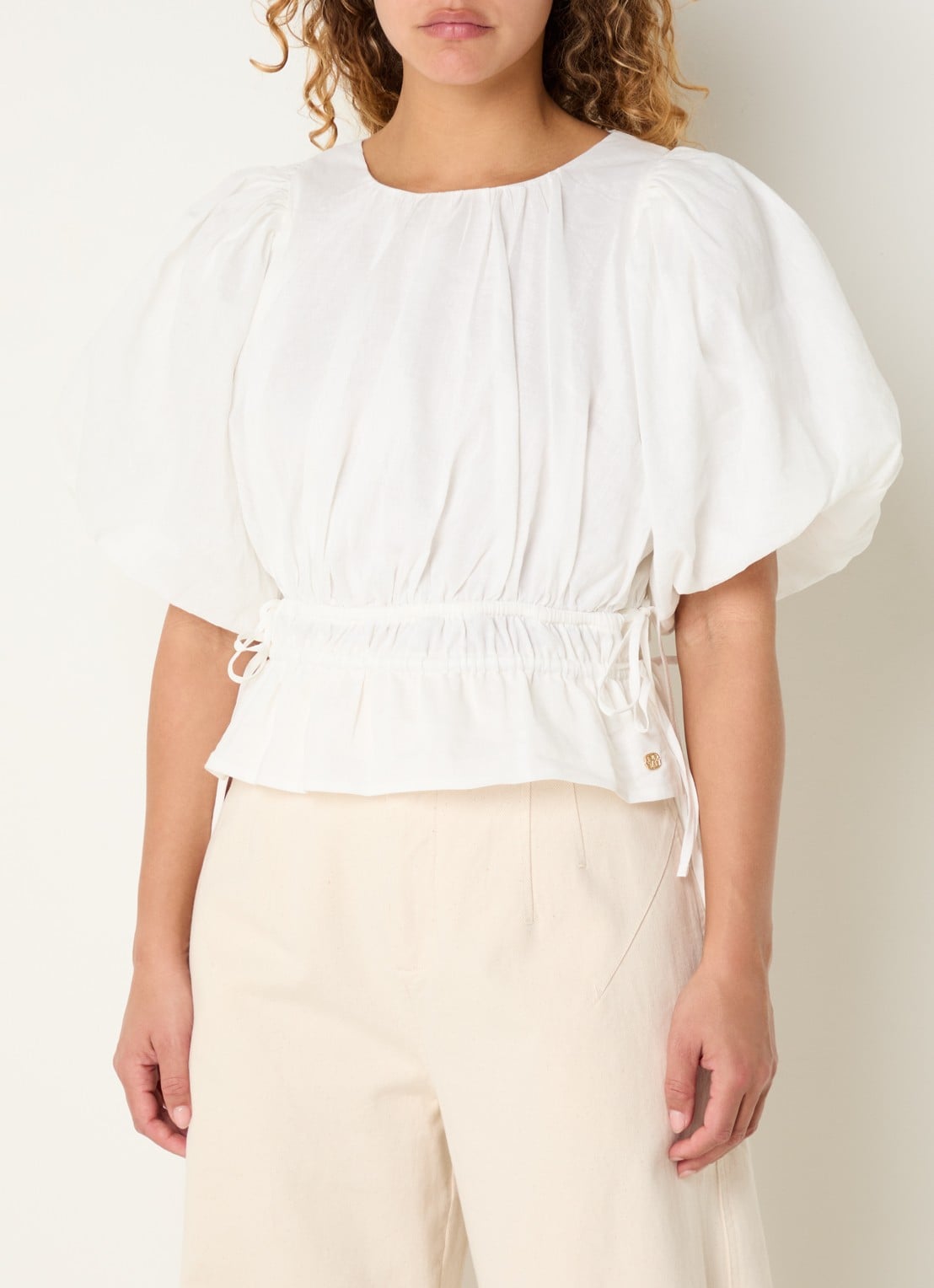 JOSH V Zayla top in linnenblend met ballonmouw - detail 2 wit