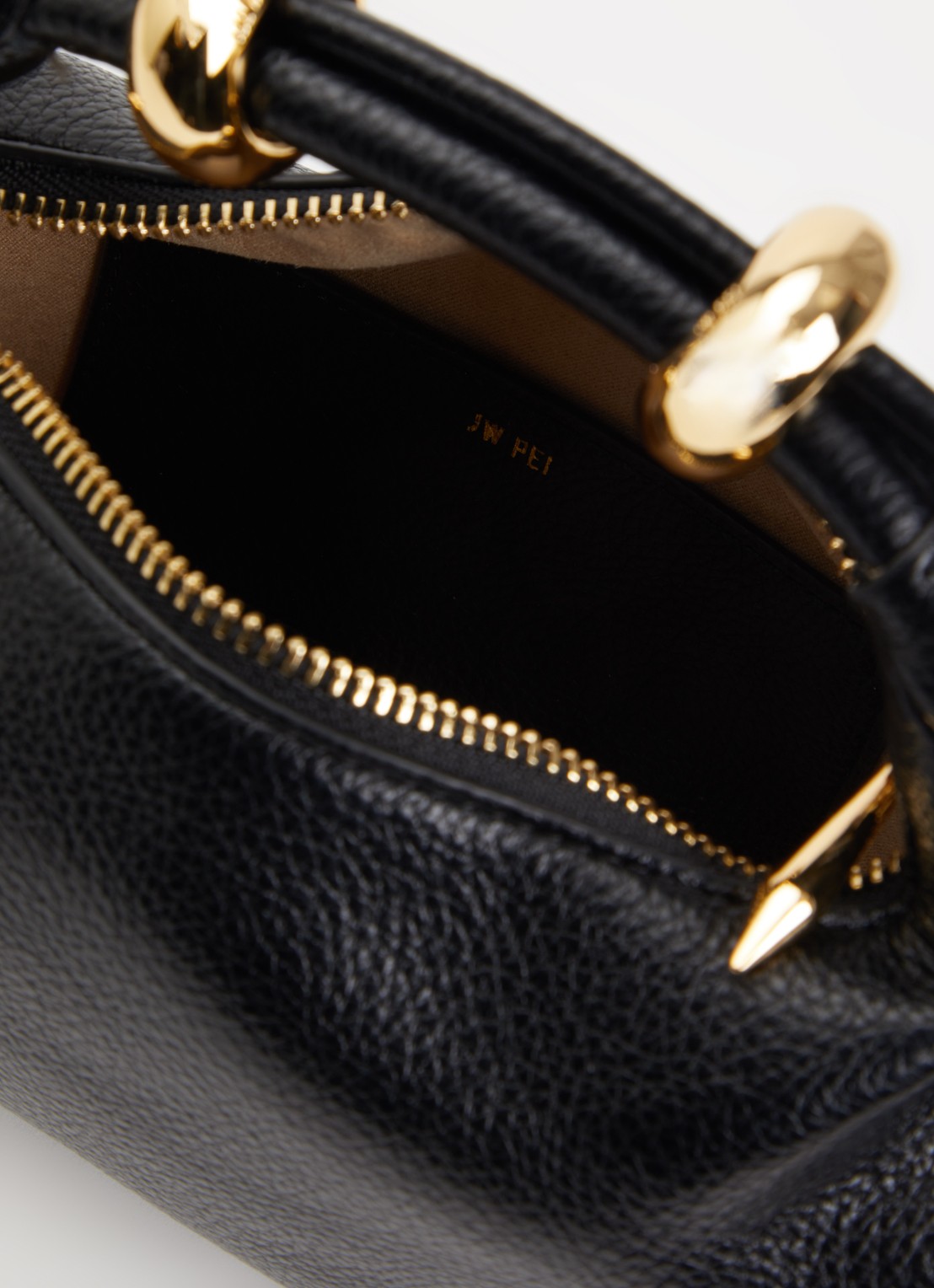JW PEI Ellie Metal Ring handtas met afneembare schouderriem - detail 2 zwart