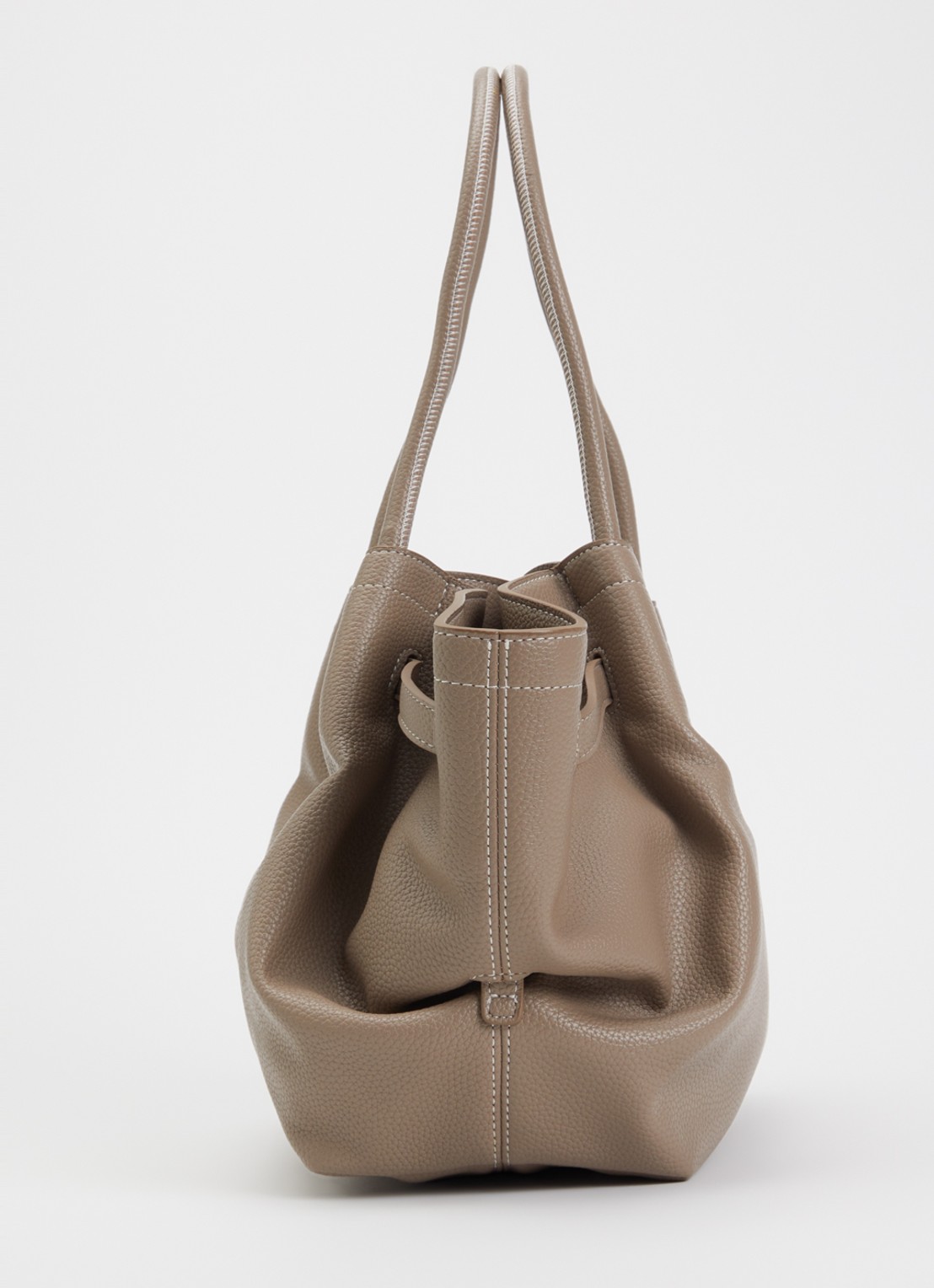 JW PEI Hana Medium schoudertas met logo - detail 3 taupe