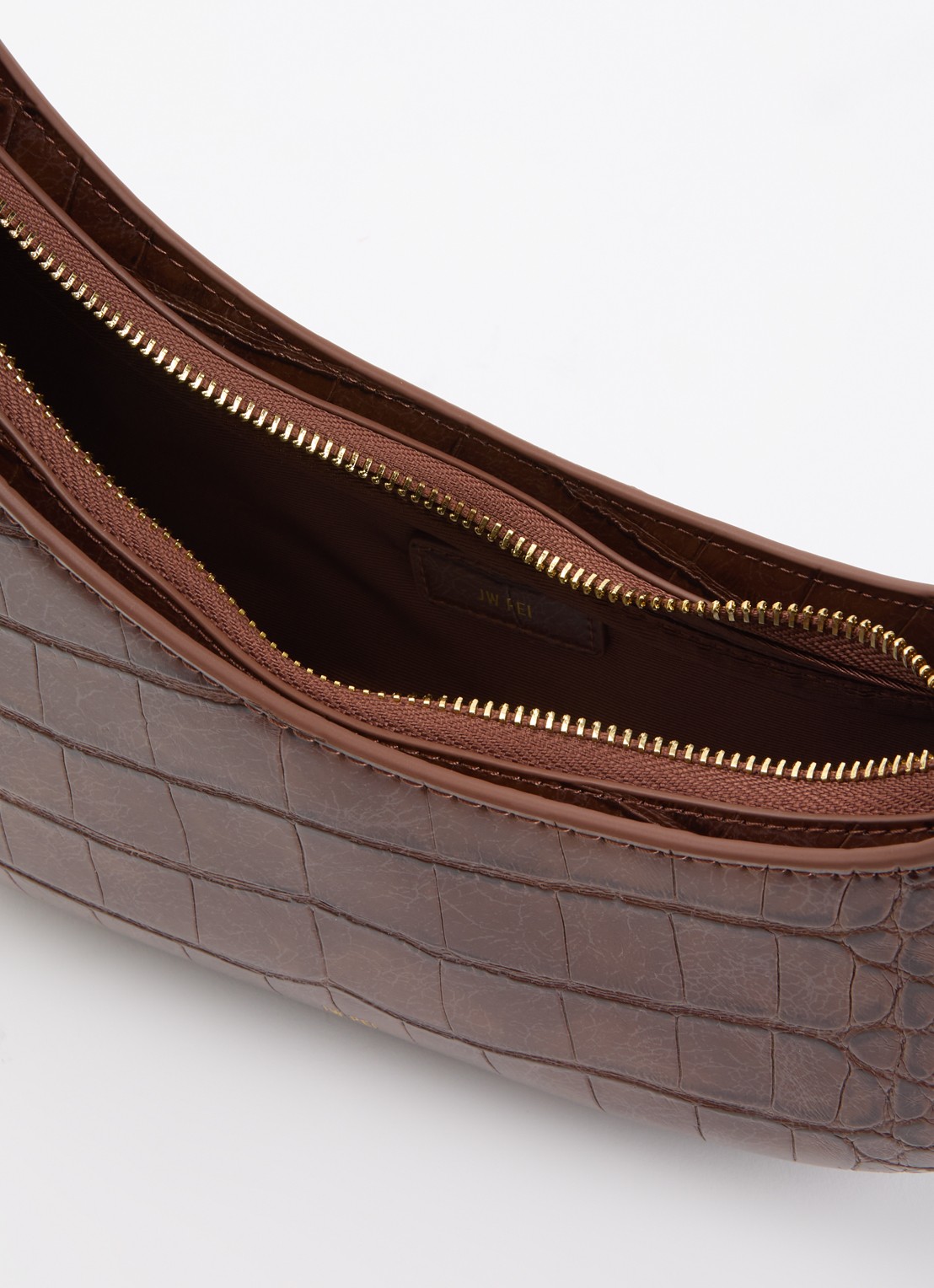 JW PEI Harlee schoudertas met crocostructuur - detail 3 bruin