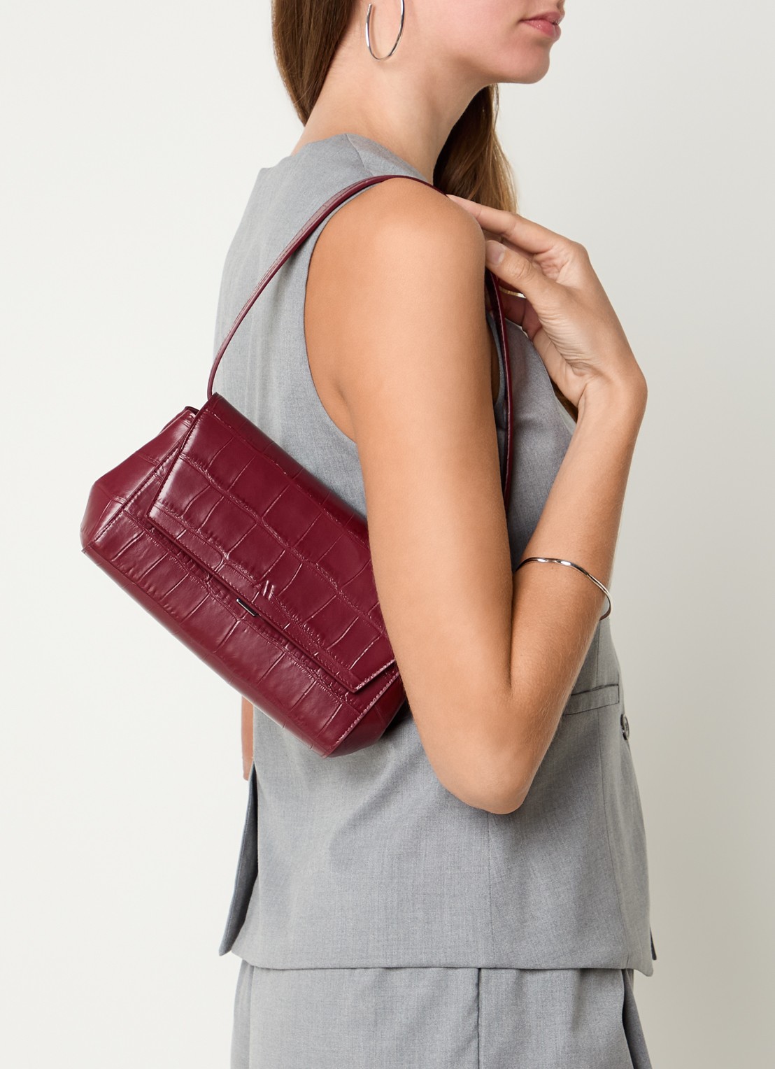 KAAI Ikon clutch van leer met afneembare schouderriem - voorkant 2 bordeauxrood