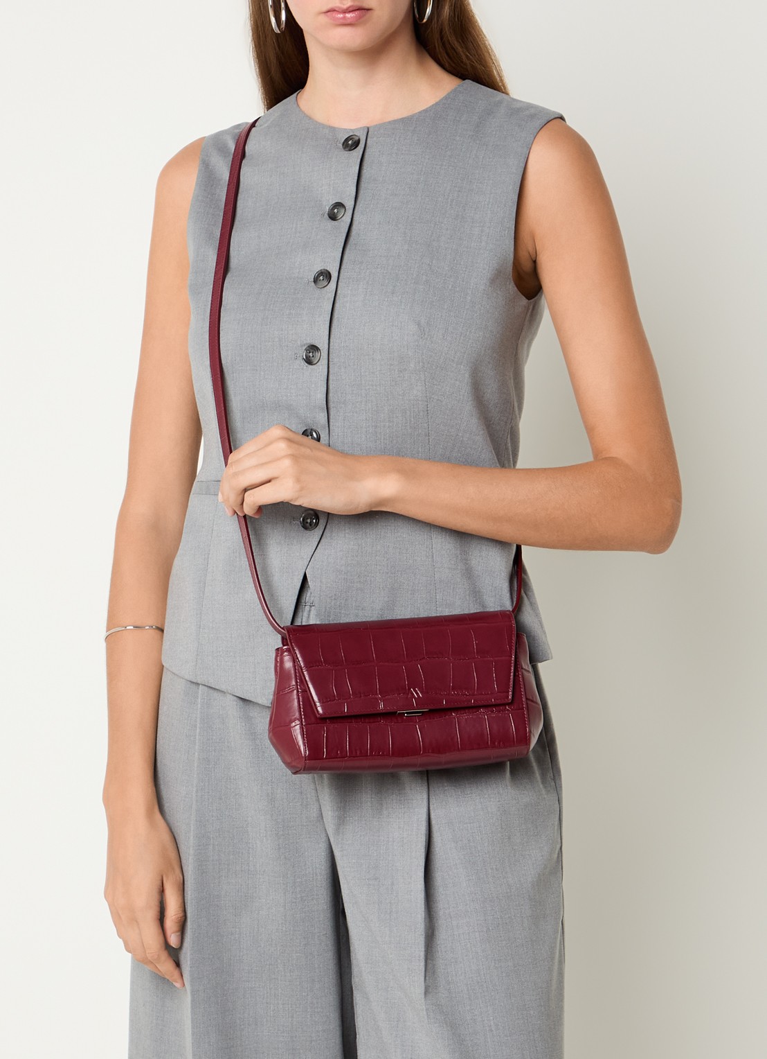 KAAI Ikon clutch van leer met afneembare schouderriem - voorkant 3 bordeauxrood