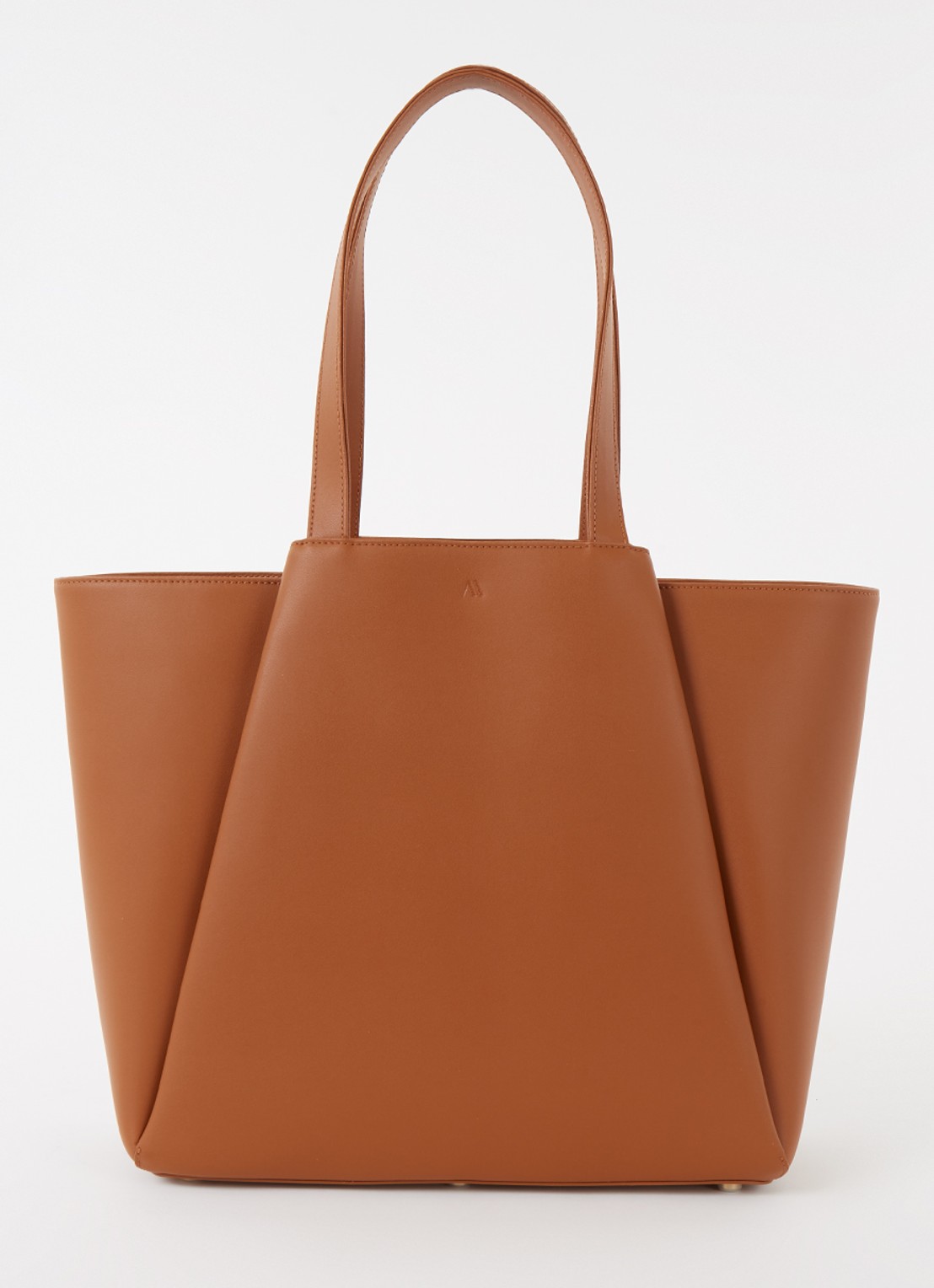 KAAI Pyramid schoudertas van leer met 15 inch laptopvak - voorkant cognac