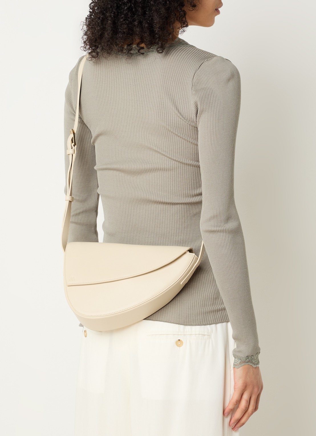 KAAI Rebel crossbodytas van leer - voorkant 6 creme