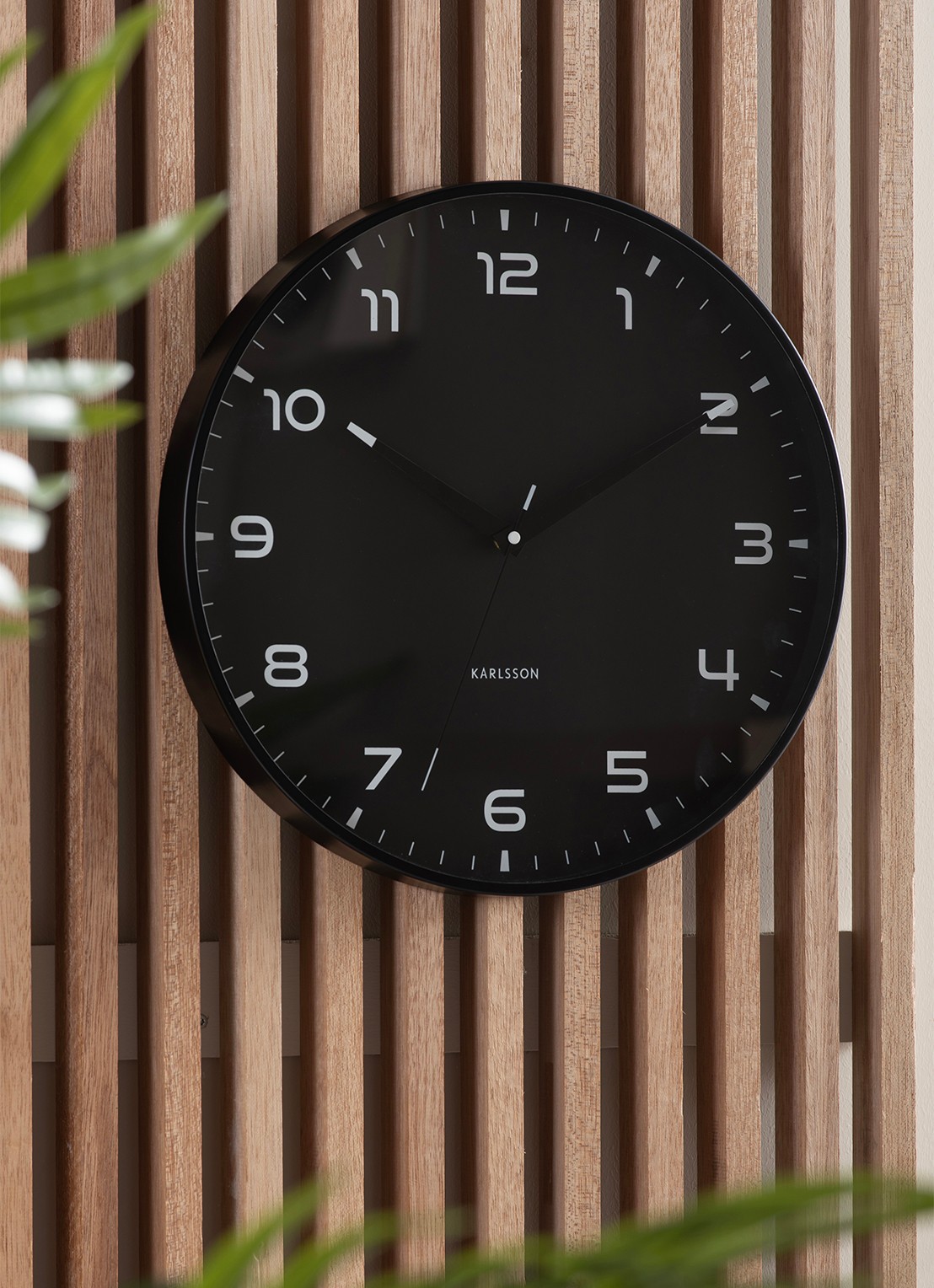 Karlsson Orgullo wekker - voorkant 3 zwart