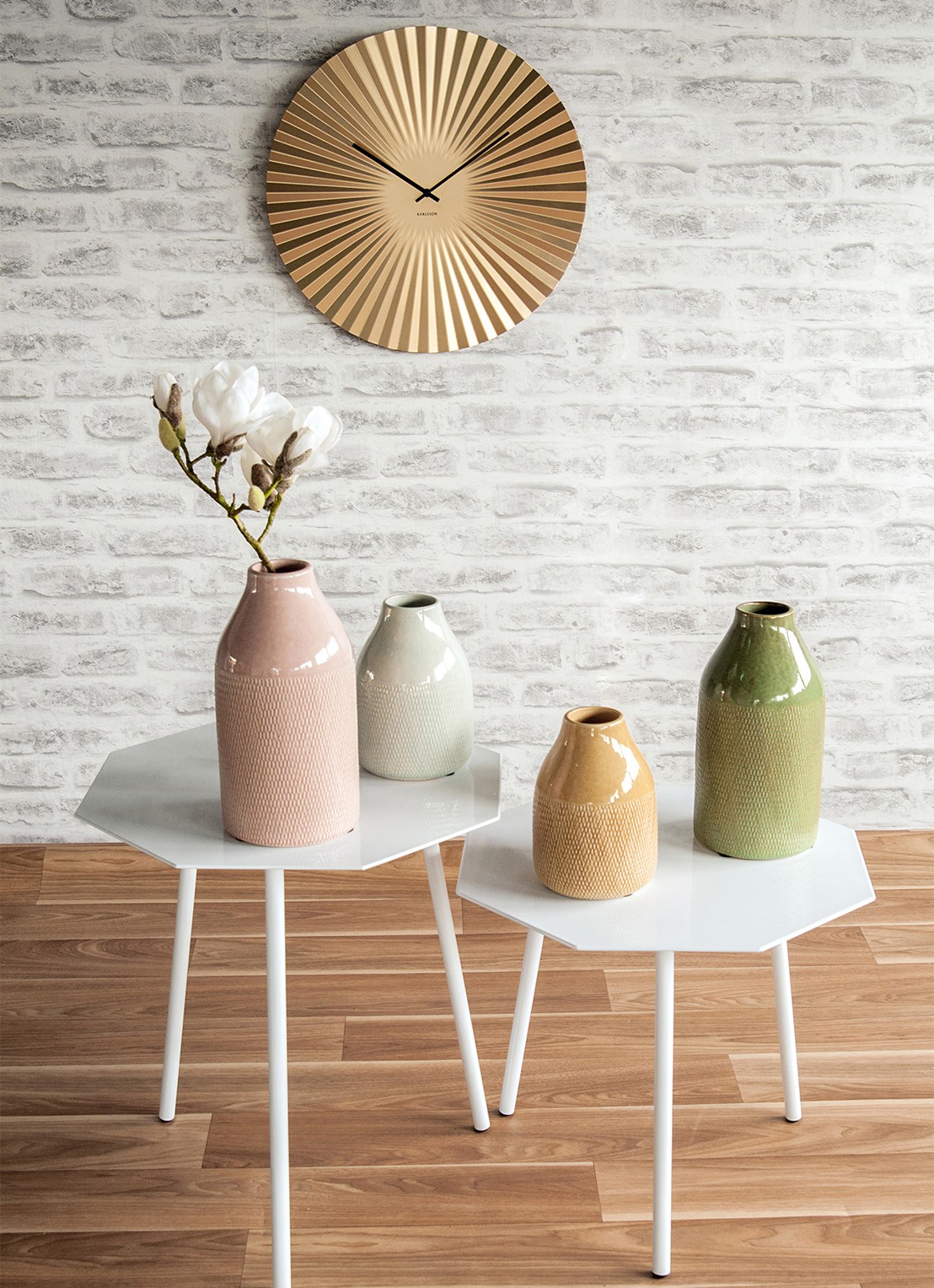 Karlsson Sensu XL wandklok  - voorkant 4 goud