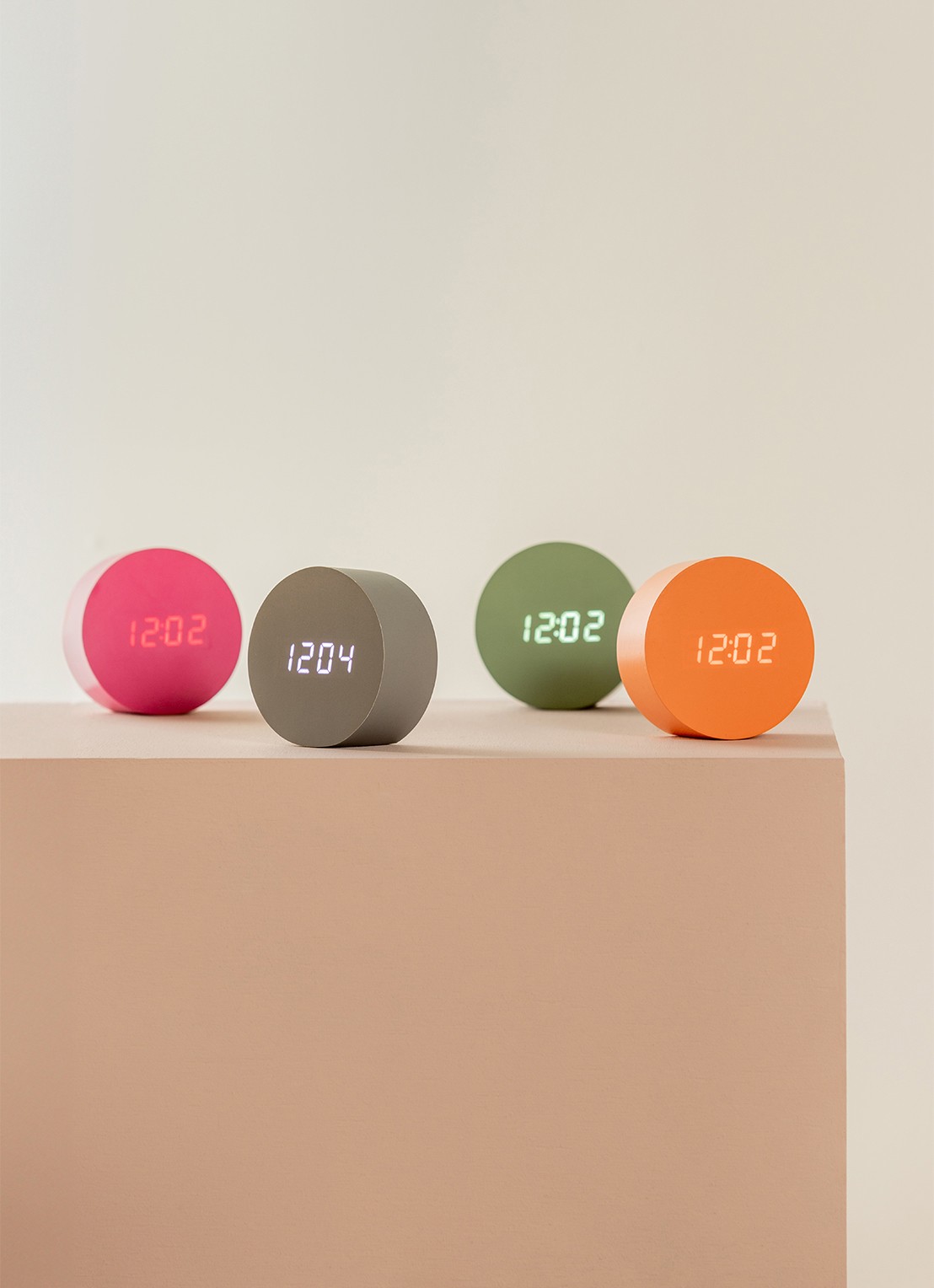 Karlsson Spry LED wekker - detail 3 roze