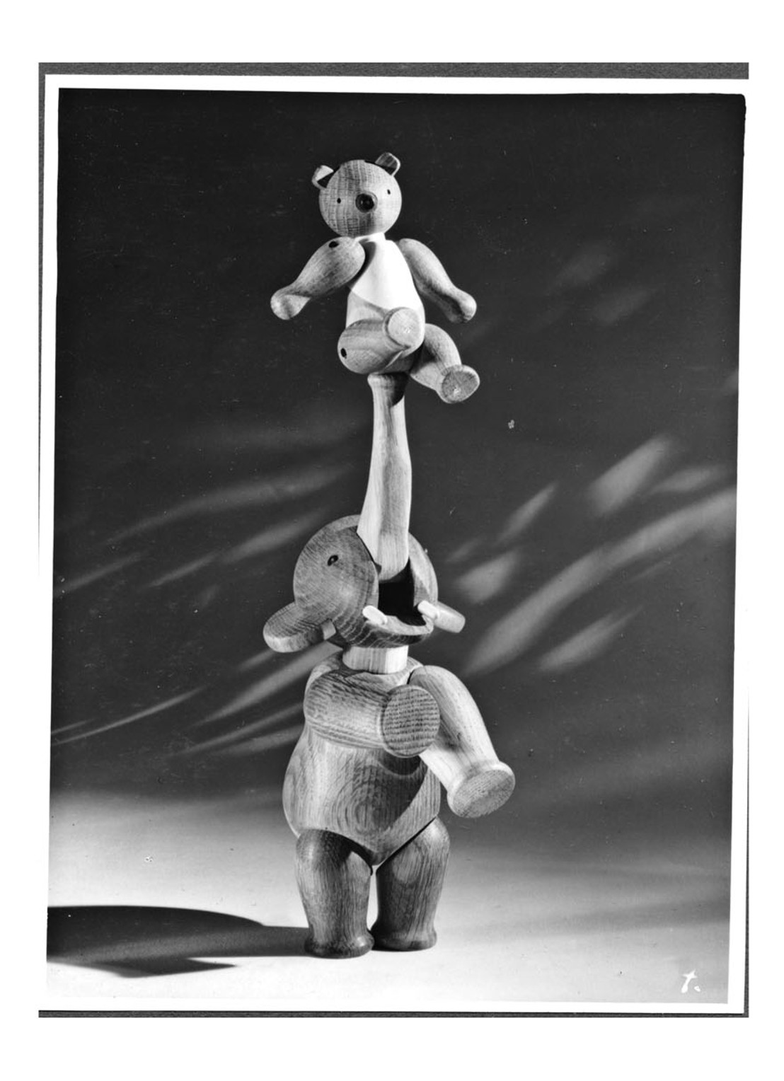 Kay Bojesen Elephant Small ornament 12,5 cm - voorkant 4 zand