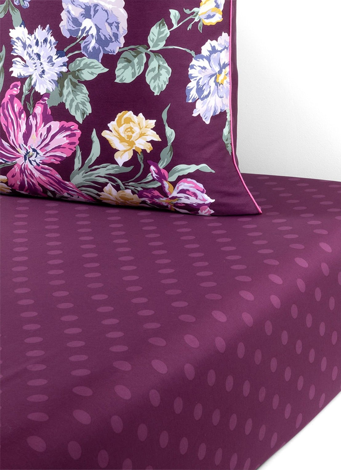 KENZO K Bouquet hoeslaken 120TC, hoekhoogte 30 cm - voorkant 2 aubergine