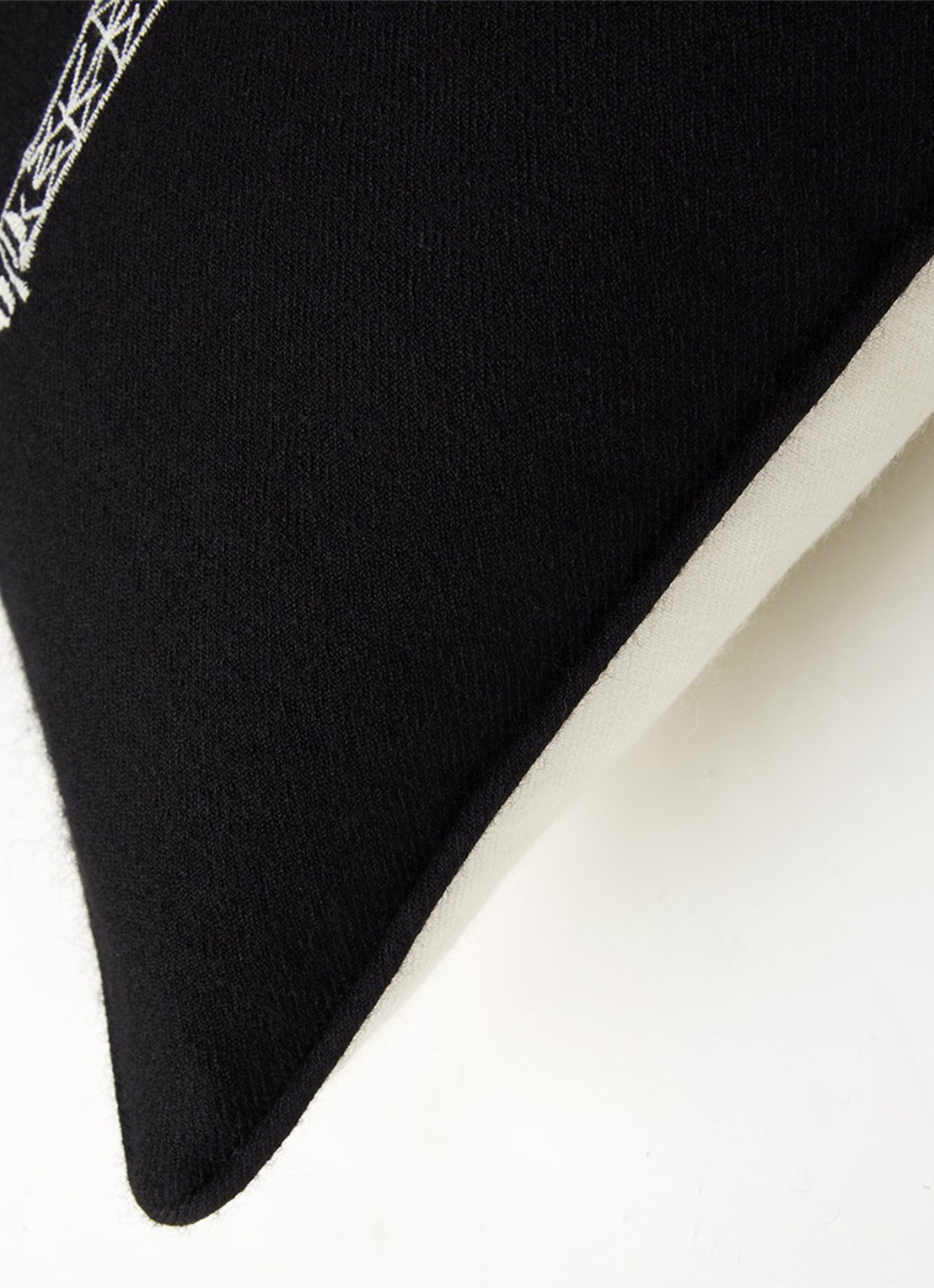 KENZO K Estampe sierkussenhoes 45 x 45 cm - detail zwart