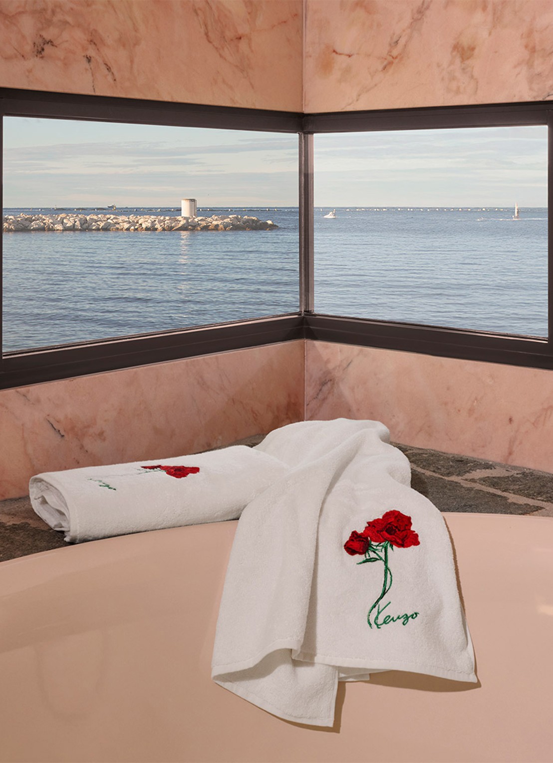 KENZO K Roses badhanddoek - 70 x 140 cm - detail 4 wit