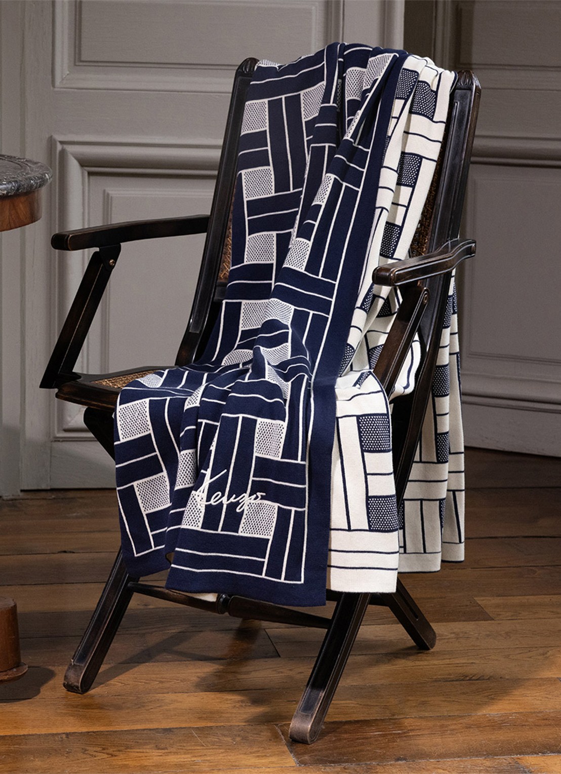 KENZO Plaid 170 x 130 cm - detail 4 donkerblauw