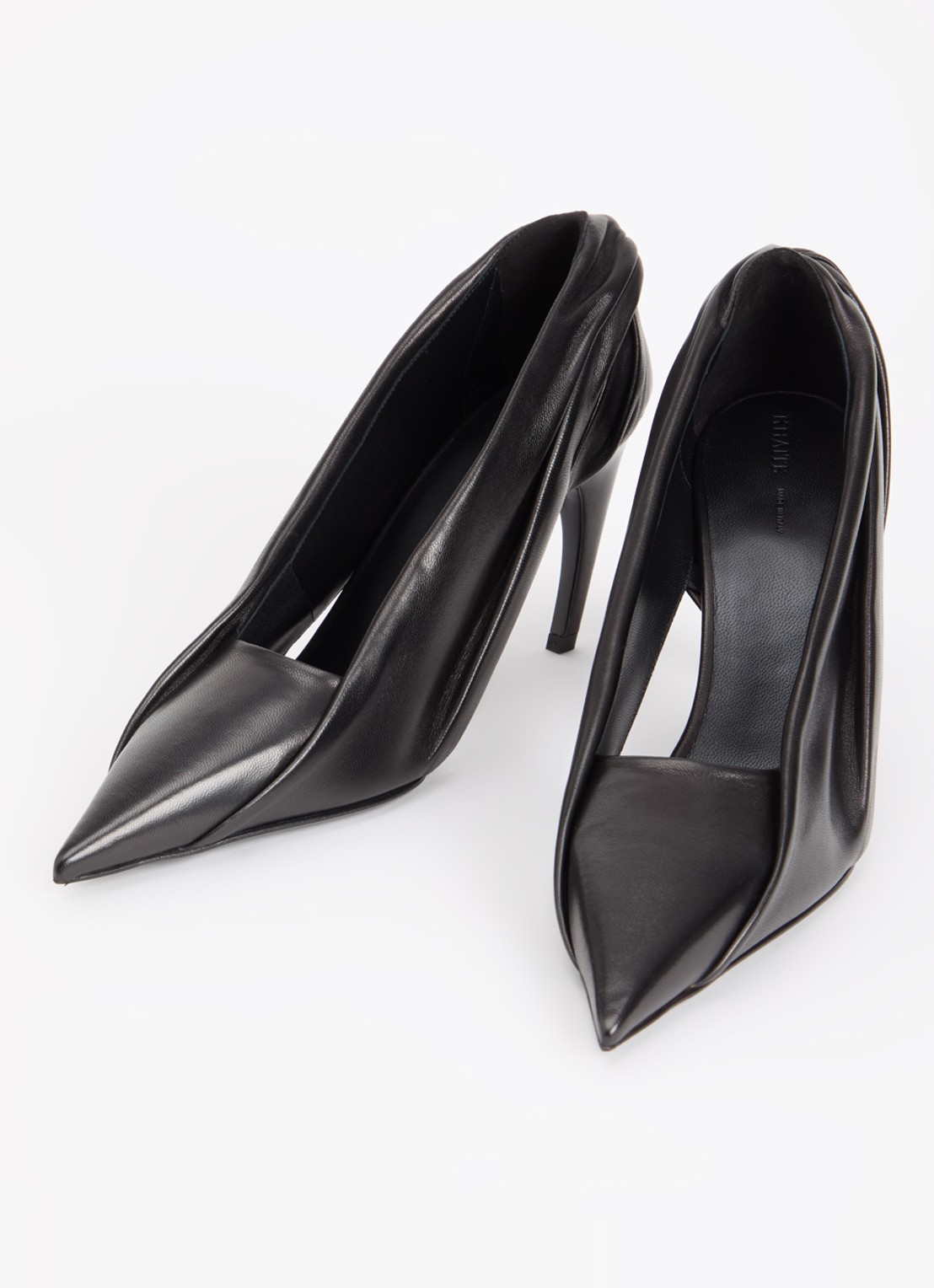 Khaite Eve pump van kalfsleer - detail zwart