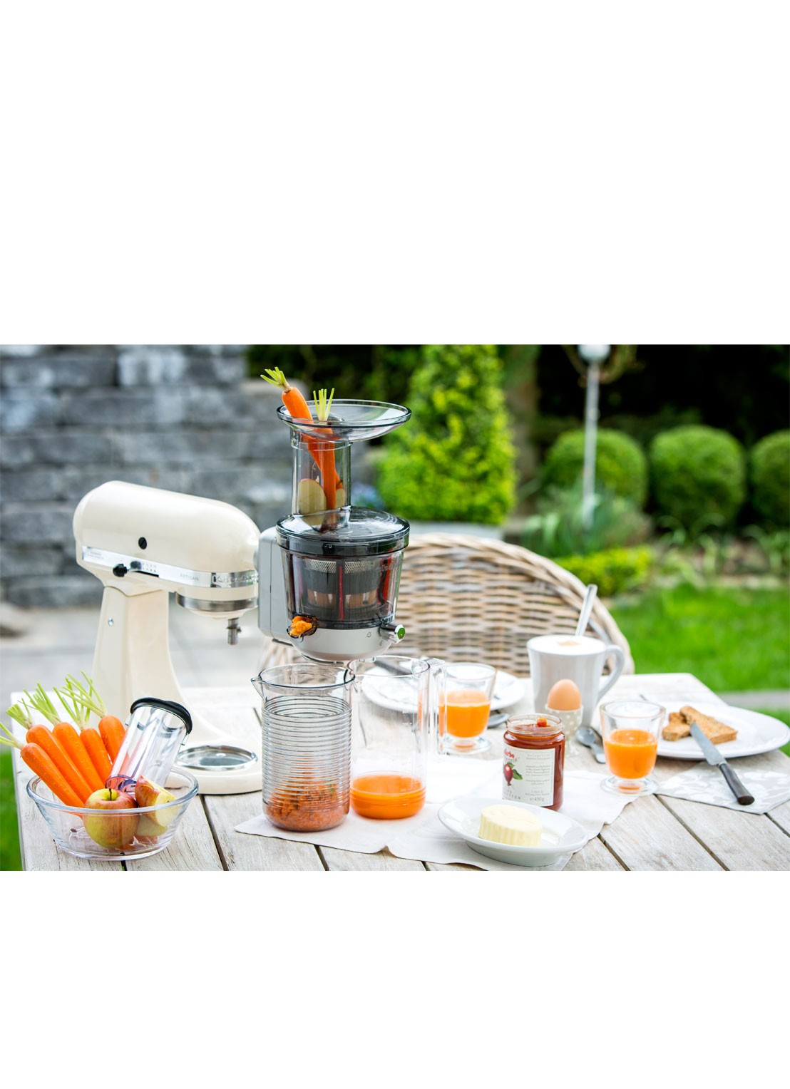 KitchenAid Artisan keukenmachine met kantelbare kop 4,8 liter 5KSM125EAC - Amandelwit - voorkant 6 amandelwit